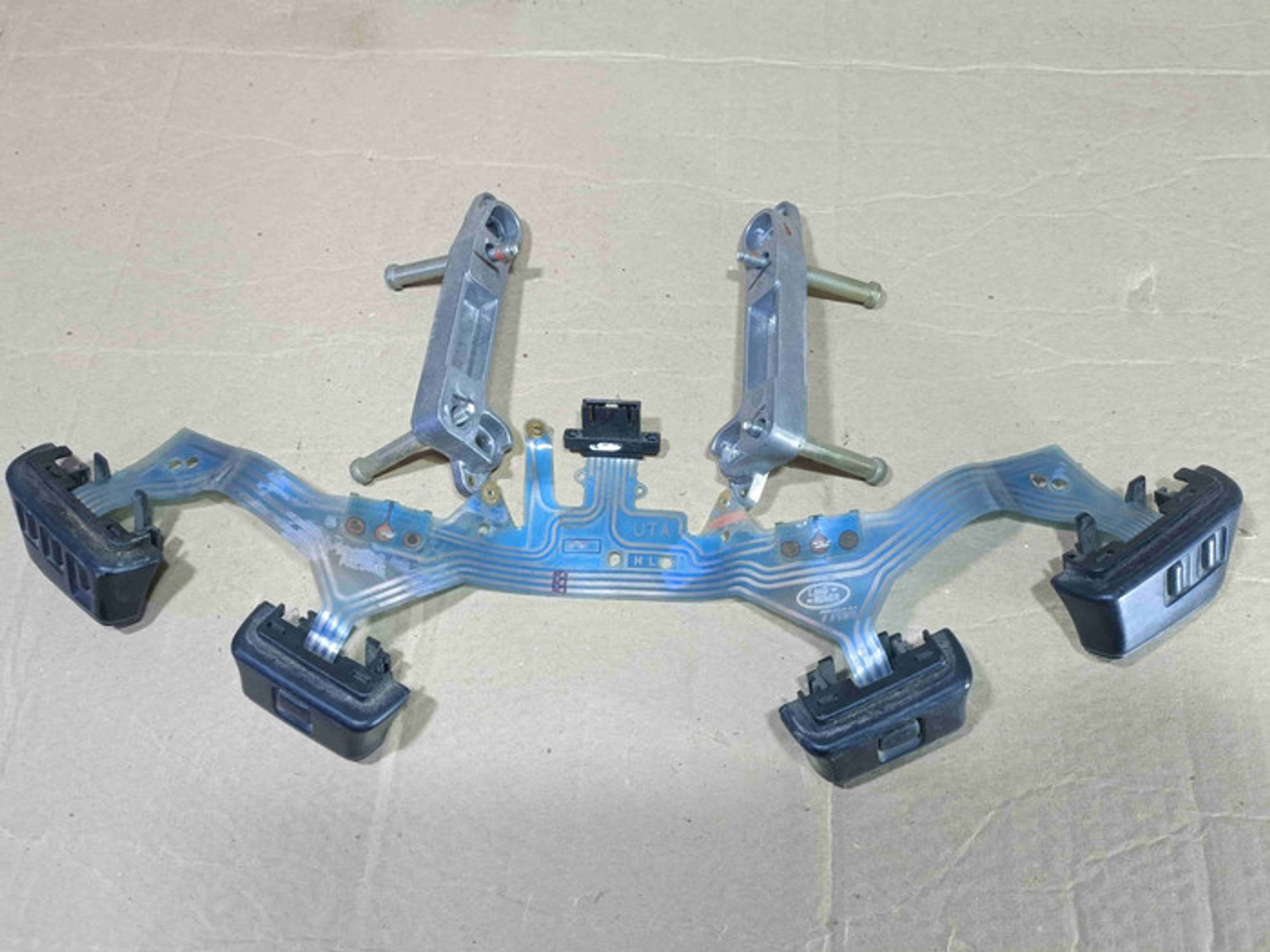 https://ycs.partsauto.market/partsauto-images/thmbs/78ee0fb3787e2dce013ed29fc8a1120c/a7b51ae5f0a1eb91712c257f01a4a8b1/d618f0ee98e39682944b8a65144da524.jpg