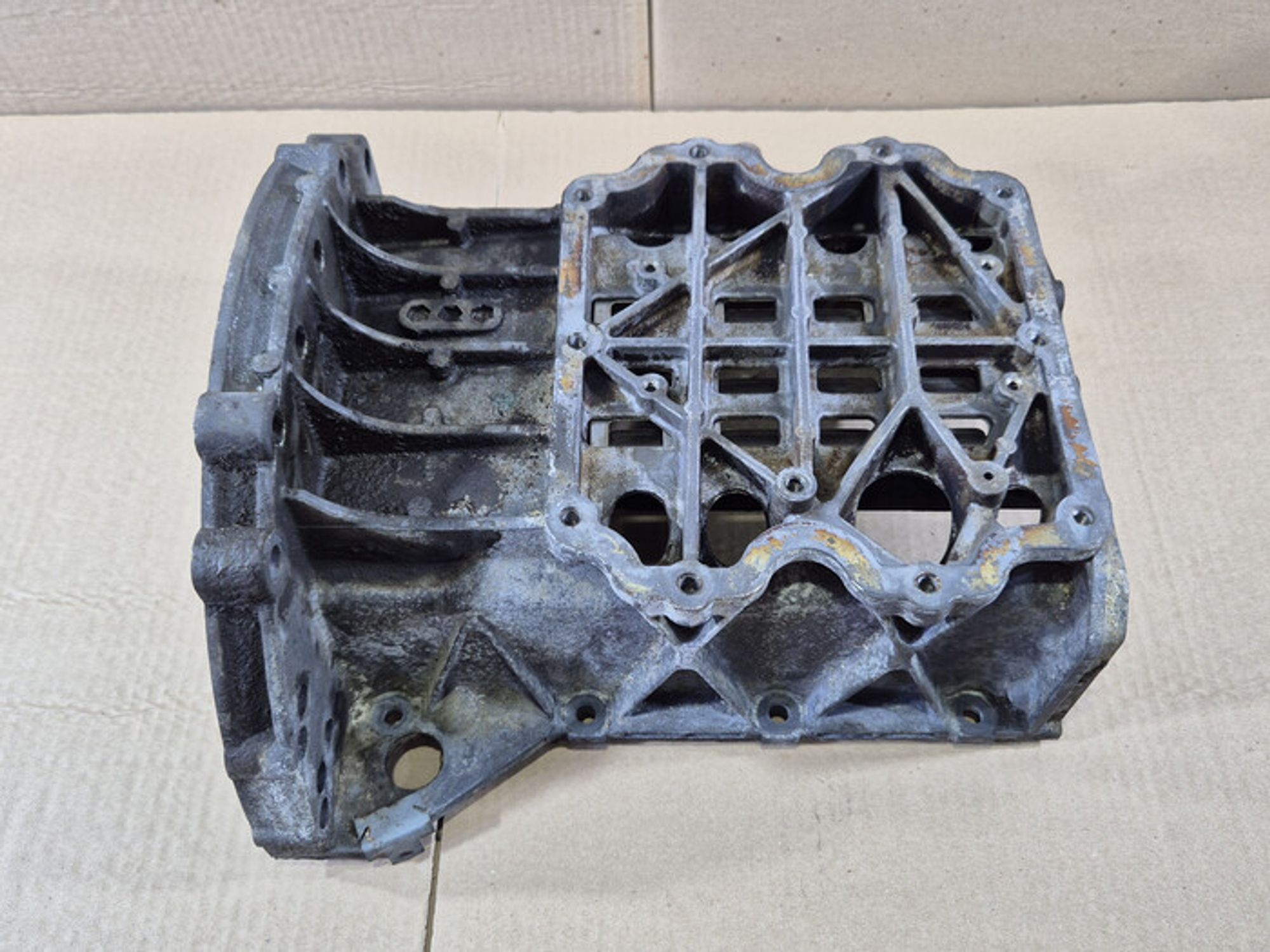 https://ycs.partsauto.market/partsauto-images/thmbs/78ee0fb3787e2dce013ed29fc8a1120c/aa6dbb668000bfcd3d644f074ce242bb/960c31d337db5a024a35d83a43e430e0.jpg