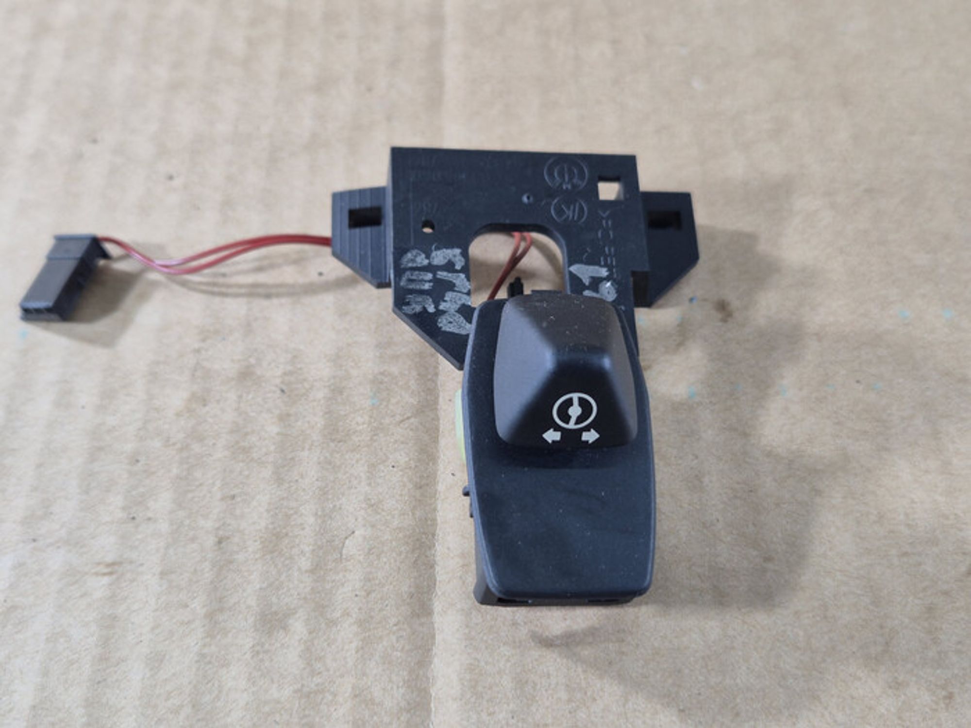 https://ycs.partsauto.market/partsauto-images/thmbs/78ee0fb3787e2dce013ed29fc8a1120c/ad31b50cbff570efe3c2befb4aad1e16/0d2c19bd4314df4f780e6b252fc1d9df.jpg