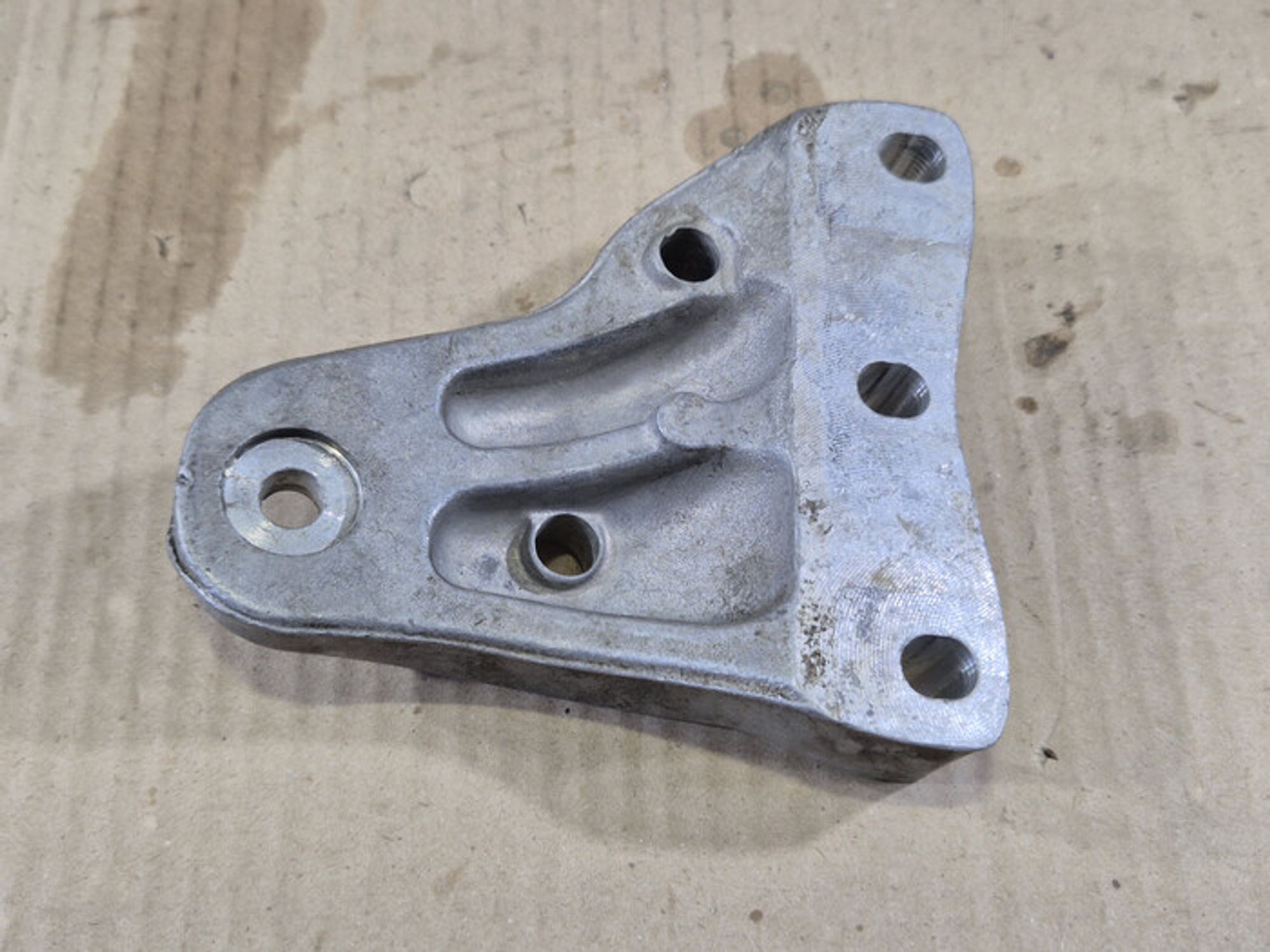 https://ycs.partsauto.market/partsauto-images/thmbs/78ee0fb3787e2dce013ed29fc8a1120c/b5d4e3aac4ba1eb3b9d6a24c1ced6867/9e50080b76503f0d965615c35bf5eee1.jpg