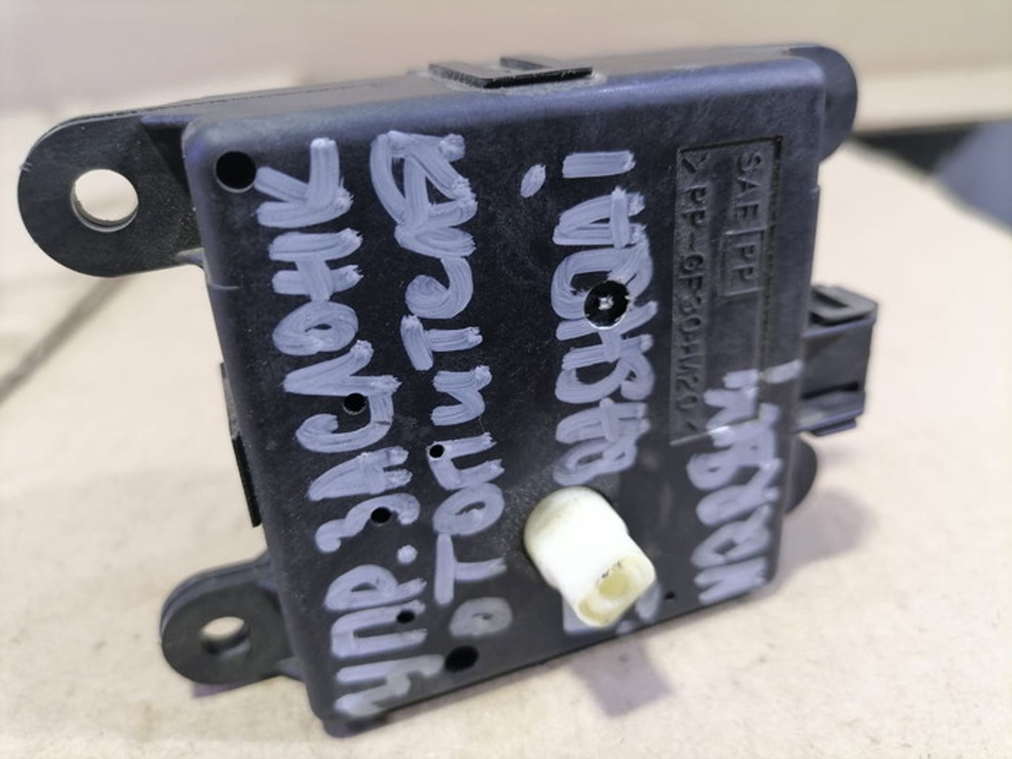 https://ycs.partsauto.market/partsauto-images/thmbs/78ee0fb3787e2dce013ed29fc8a1120c/b6723d6090f68fa4e340f62a32808e6a/93d3a3995dd7b59e73ea3ecef785f2d5.jpg