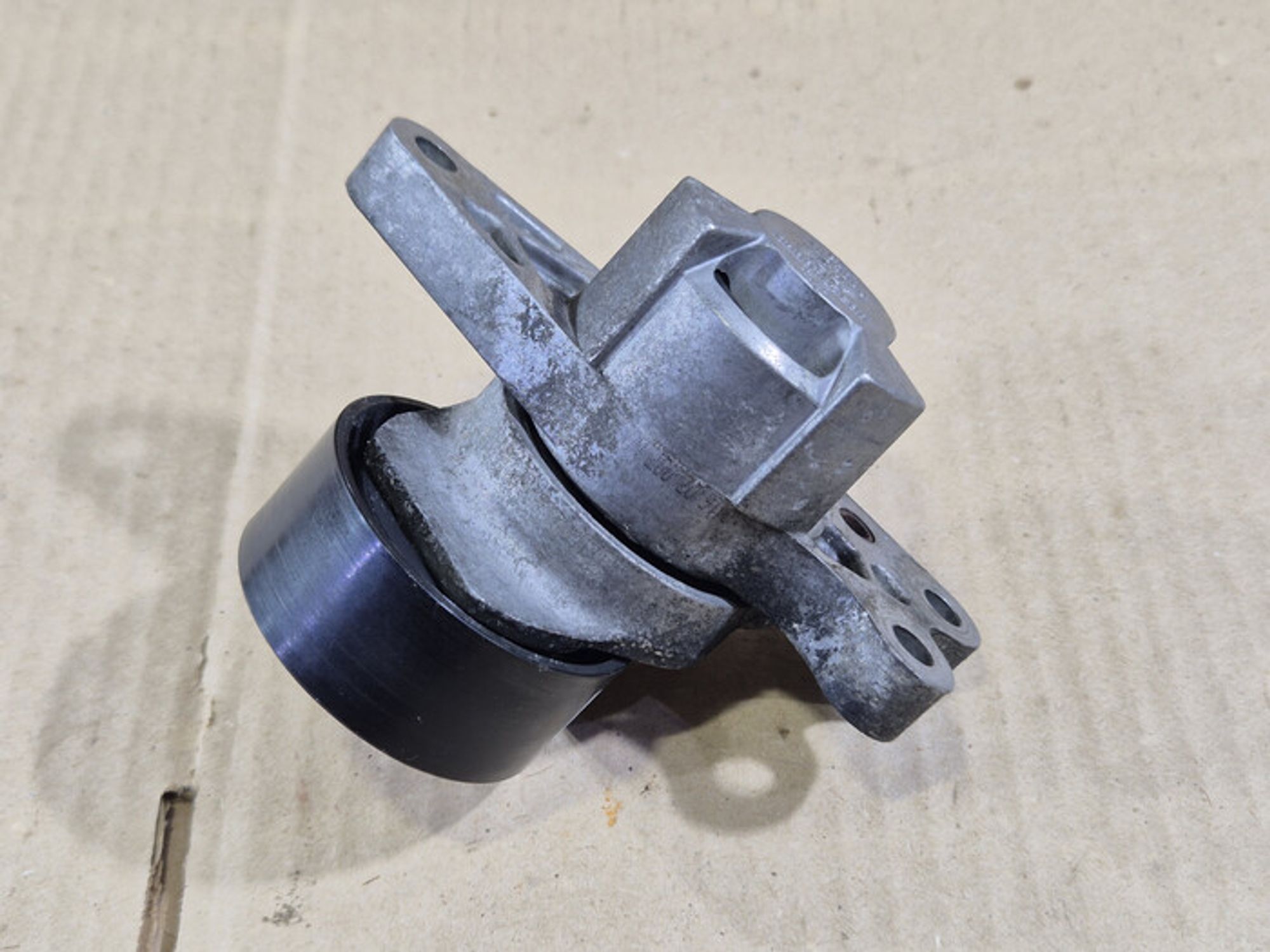 https://ycs.partsauto.market/partsauto-images/thmbs/78ee0fb3787e2dce013ed29fc8a1120c/b6a7ffcfa11c0dfd4b7daa32beacdcaf/853c322dce0e87e8267e4b06035f640a.jpg