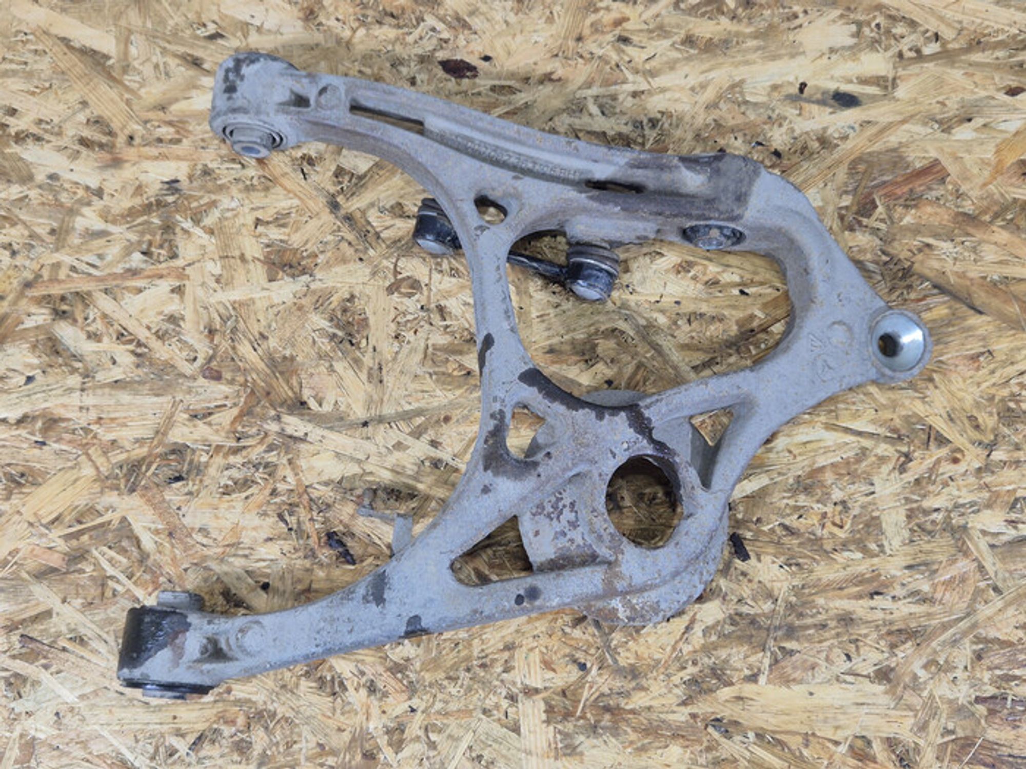 https://ycs.partsauto.market/partsauto-images/thmbs/78ee0fb3787e2dce013ed29fc8a1120c/b8ba361667ce510b4652066ee7387c38/8f307aa5fe63570d2a944bd48b2e4069.jpg