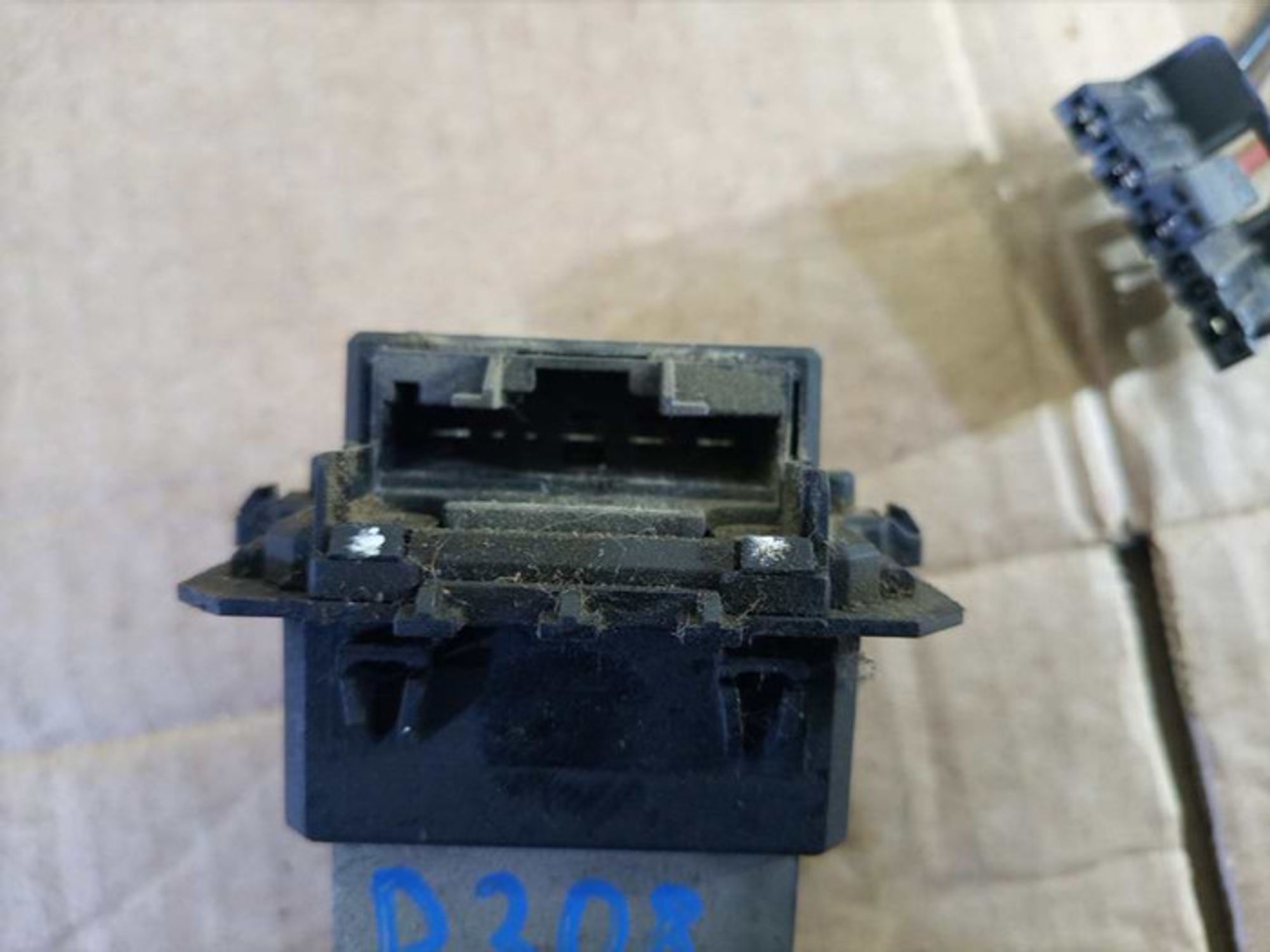 https://ycs.partsauto.market/partsauto-images/thmbs/78ee0fb3787e2dce013ed29fc8a1120c/baa55b855115925636921c4fdb504401/72b9209cac3bedfd0255b1a86d9f3b8f.jpg