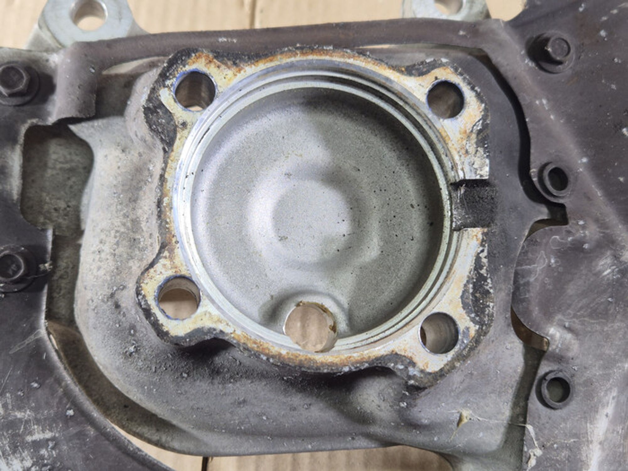 https://ycs.partsauto.market/partsauto-images/thmbs/78ee0fb3787e2dce013ed29fc8a1120c/babab35e42e6f31693a54f3ddae459be/c01f94168b64efbf75762dd6de2329b5.jpg