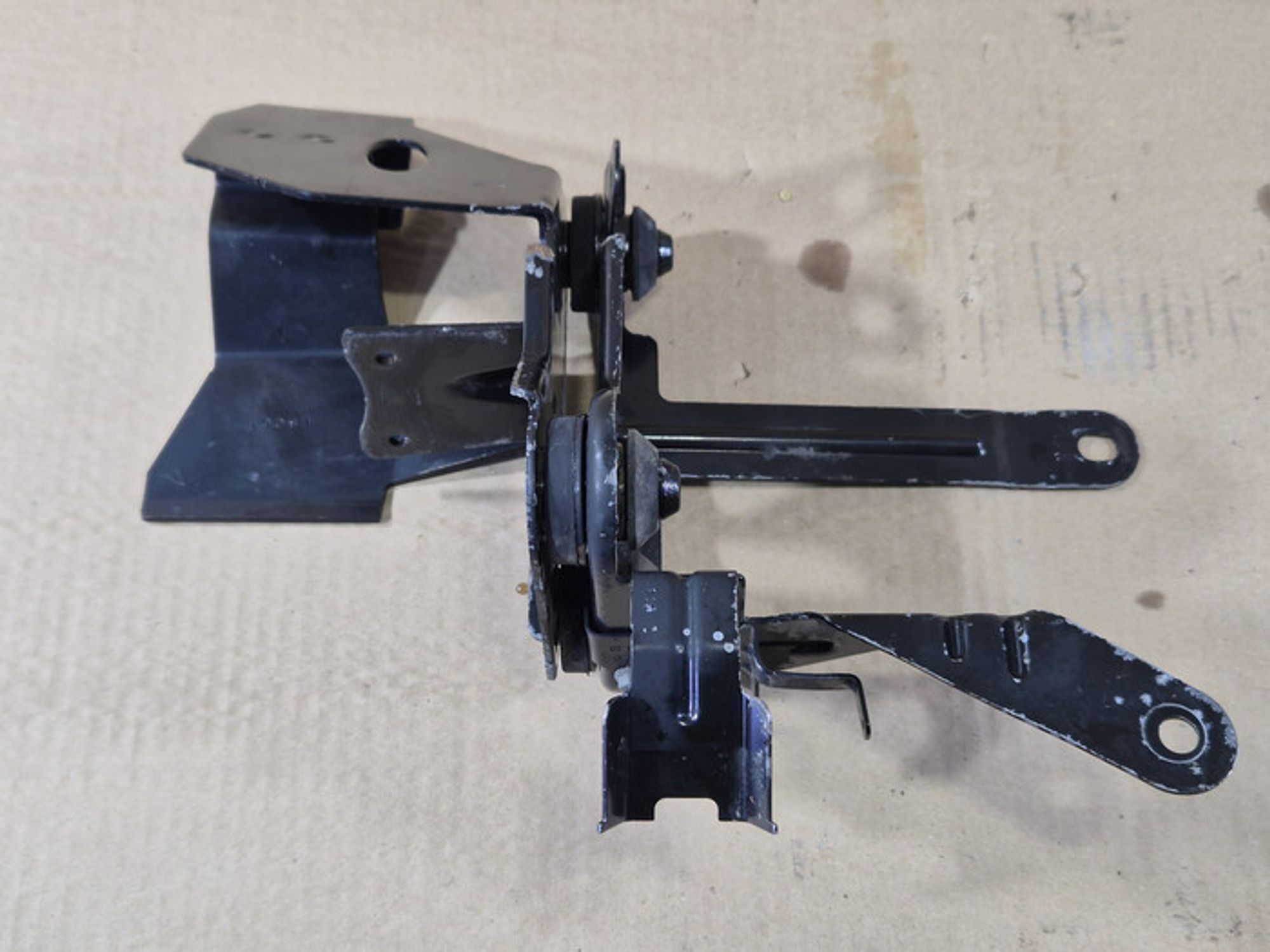 https://ycs.partsauto.market/partsauto-images/thmbs/78ee0fb3787e2dce013ed29fc8a1120c/bad6cdd883f7bb8cb567dfa6b3e15fc8/e1f88893e0d665d1097572aab6f2c971.jpg