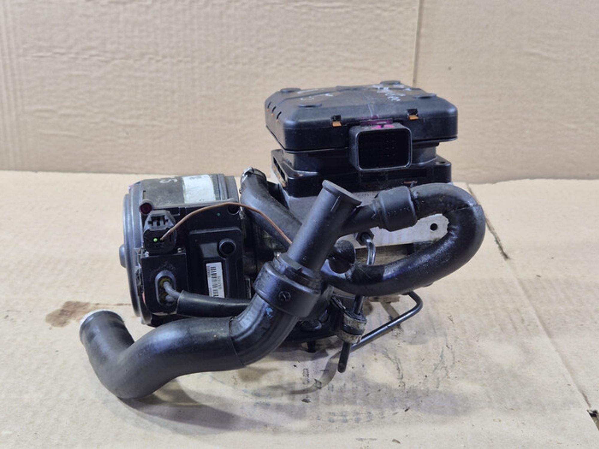 https://ycs.partsauto.market/partsauto-images/thmbs/78ee0fb3787e2dce013ed29fc8a1120c/bda825858c27c4b328ff3c2aea6e0d32/4920d72a16044f518aa839893a0caa17.jpg