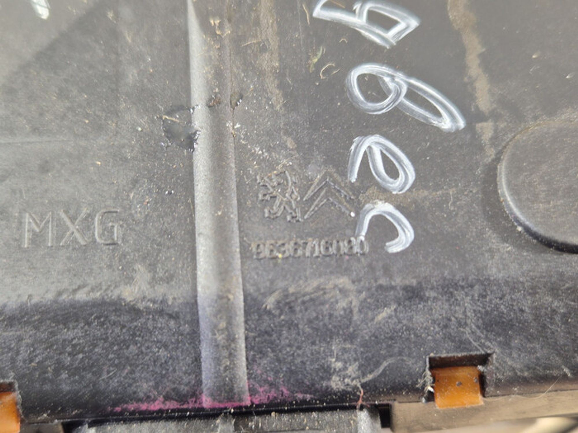 https://ycs.partsauto.market/partsauto-images/thmbs/78ee0fb3787e2dce013ed29fc8a1120c/bda825858c27c4b328ff3c2aea6e0d32/952c2f7a655efe81b36af620fa26ec75.jpg