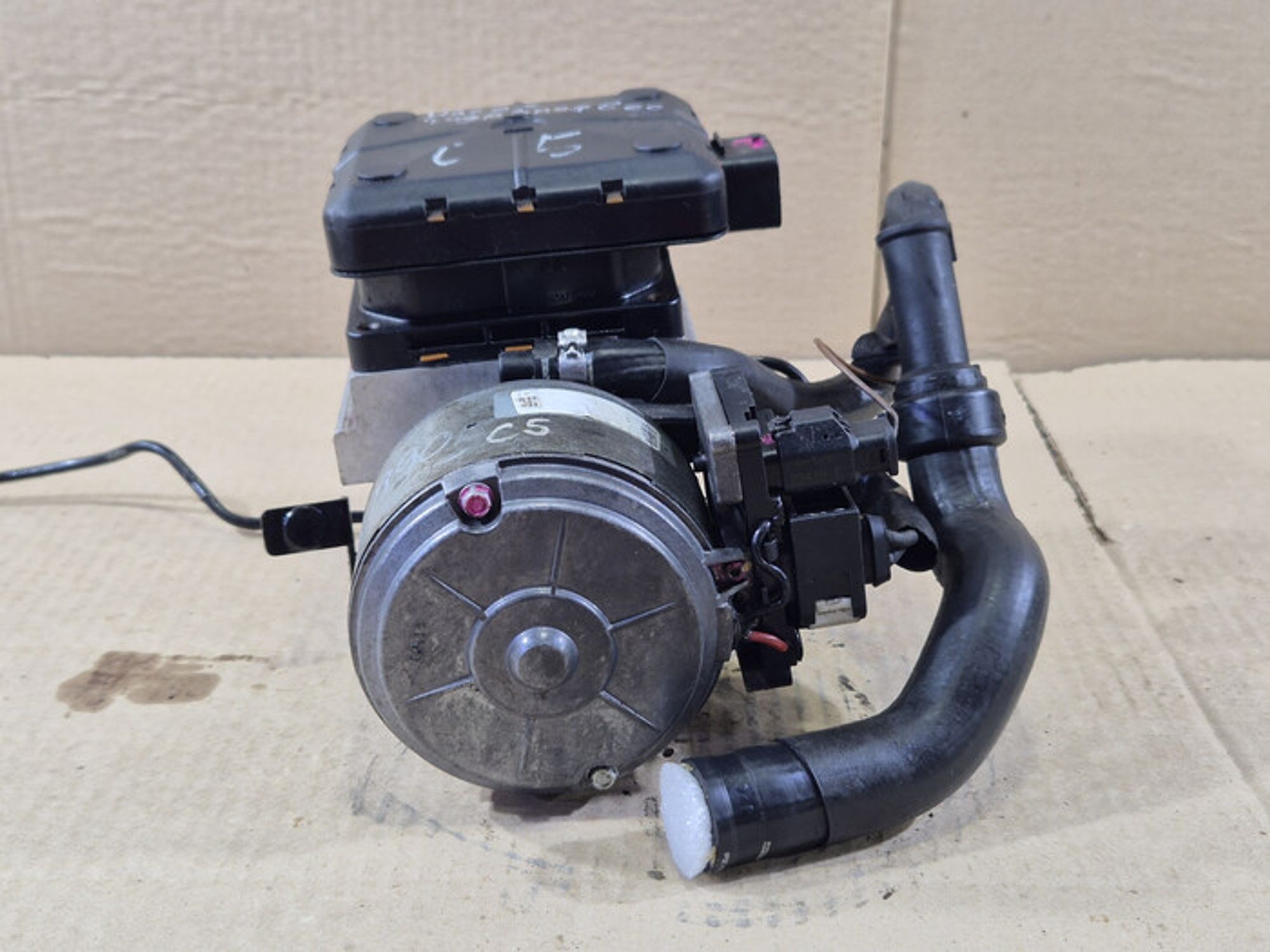 https://ycs.partsauto.market/partsauto-images/thmbs/78ee0fb3787e2dce013ed29fc8a1120c/bda825858c27c4b328ff3c2aea6e0d32/facb3b3686d4ee85d86e571cae6bdc56.jpg