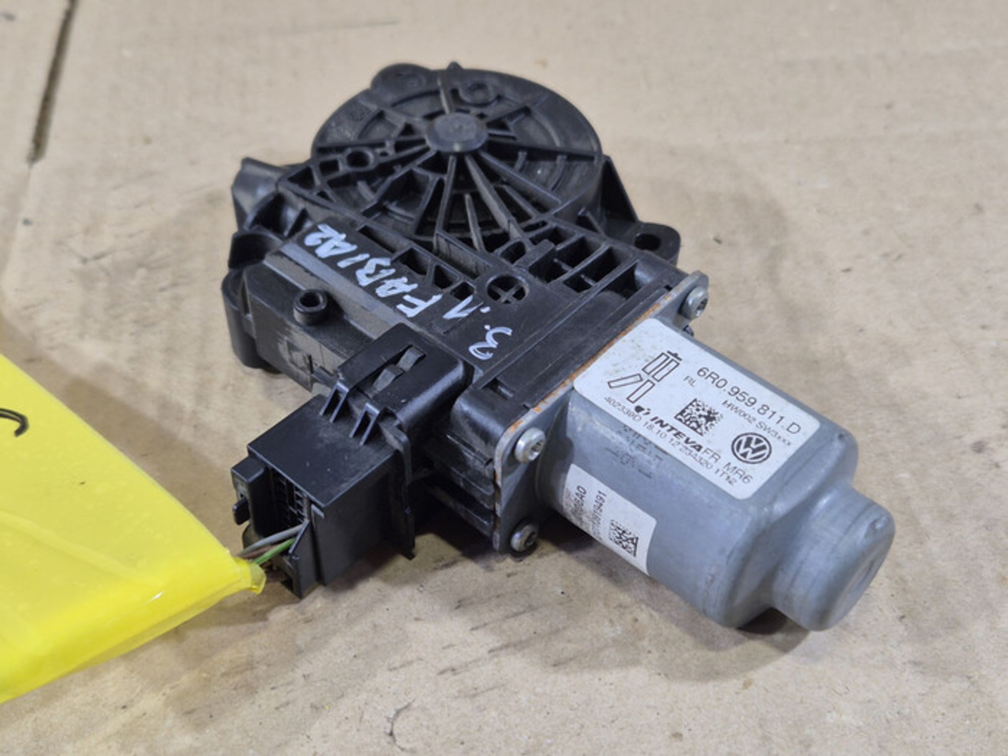 https://ycs.partsauto.market/partsauto-images/thmbs/78ee0fb3787e2dce013ed29fc8a1120c/c1309c3b38dc6b6e7125d2c9f73a259f/7da9fda0311d518f5afe5d5a96fe0406.jpg
