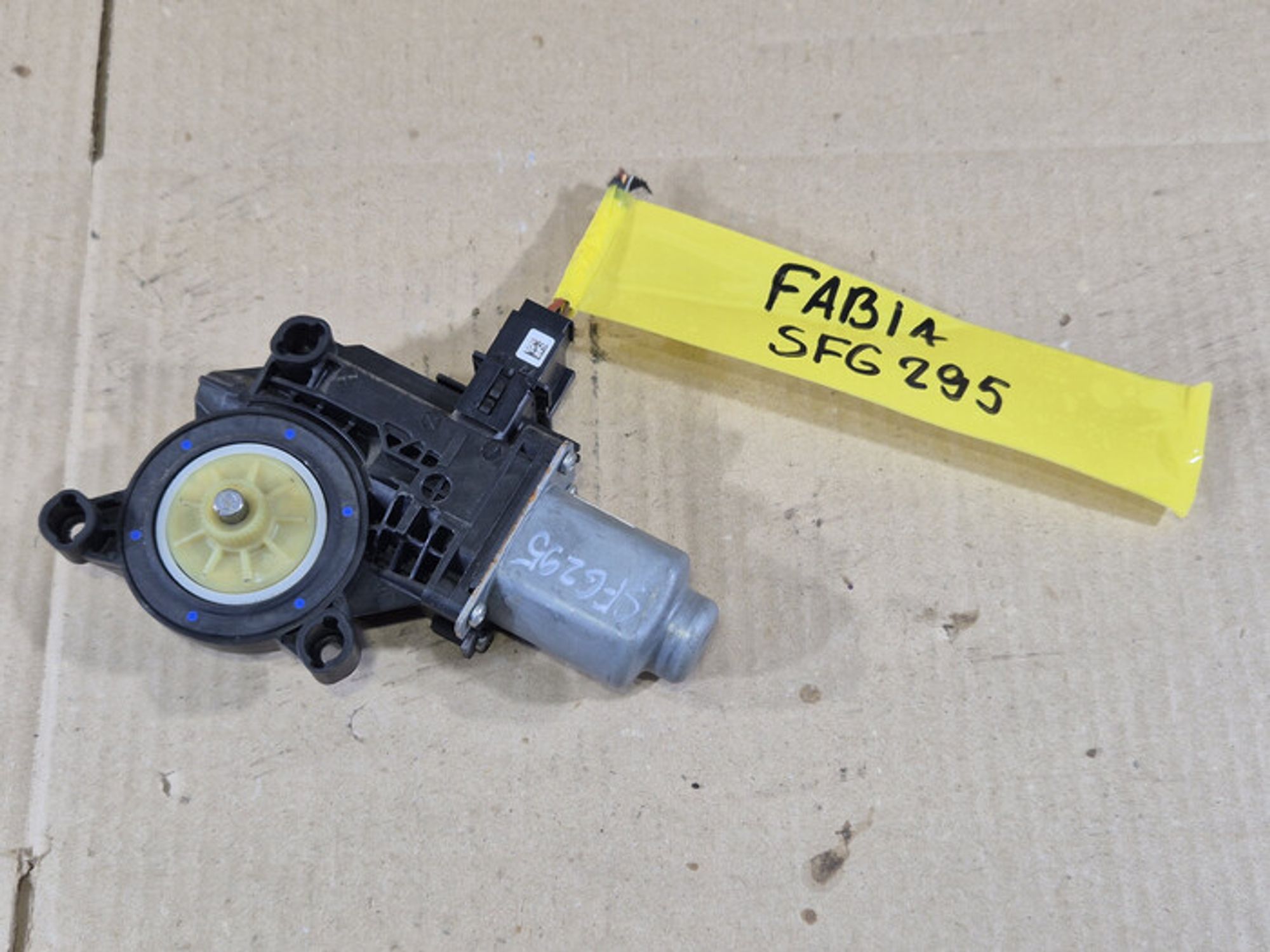 https://ycs.partsauto.market/partsauto-images/thmbs/78ee0fb3787e2dce013ed29fc8a1120c/c1309c3b38dc6b6e7125d2c9f73a259f/c640fc42783d201aec12586ebe5f71ee.jpg