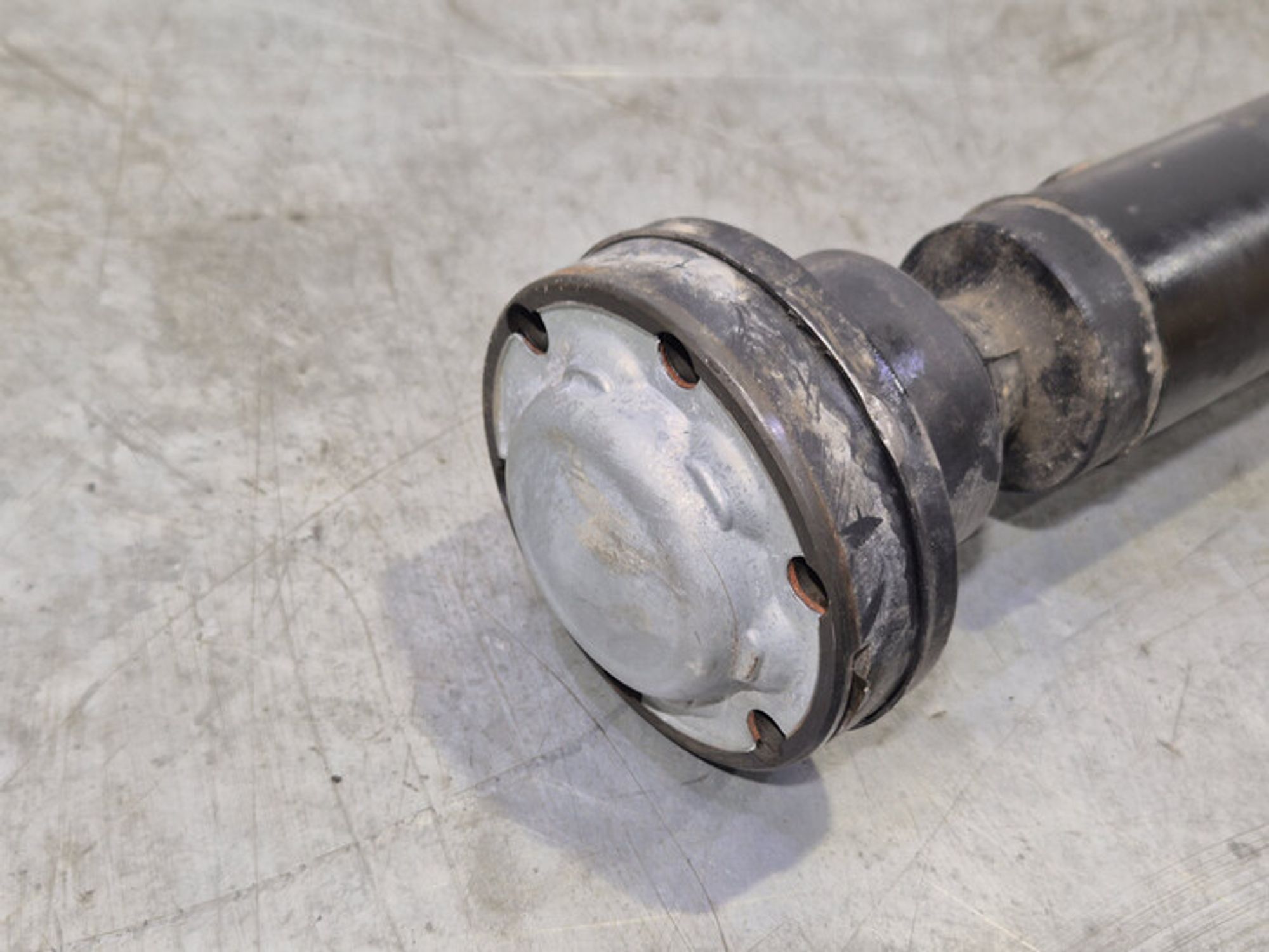 https://ycs.partsauto.market/partsauto-images/thmbs/78ee0fb3787e2dce013ed29fc8a1120c/c223b9bc8ce4279d1cff5fc8fc7b40d3/330345496ec20196111266826f8cc2c1.jpg