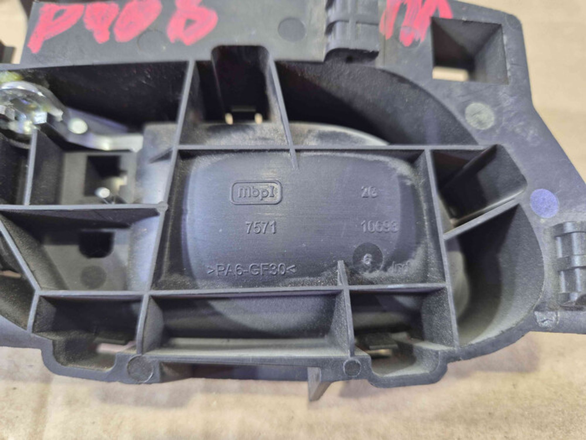 https://ycs.partsauto.market/partsauto-images/thmbs/78ee0fb3787e2dce013ed29fc8a1120c/c233ece025522321f99204590e807e19/190a17b3e8f28d455e6b35c00a1fff90.jpg