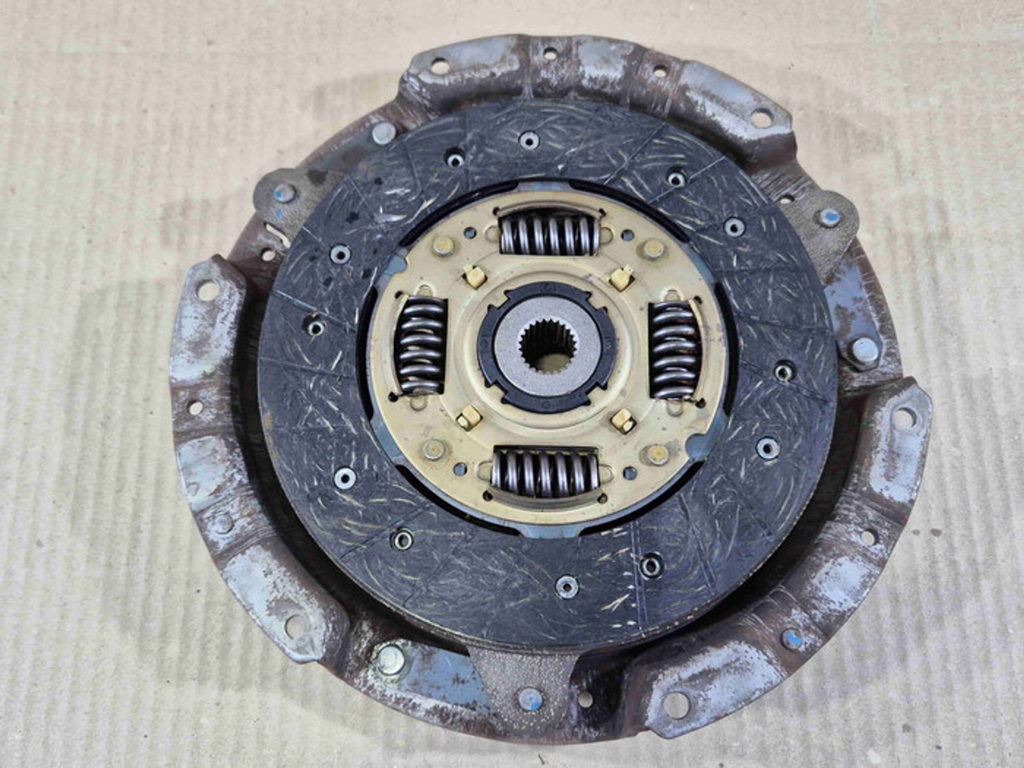 https://ycs.partsauto.market/partsauto-images/thmbs/78ee0fb3787e2dce013ed29fc8a1120c/c349950895db6a71526846611818e746/3d559f97ea6eec4399a8ec5bf737c904.jpg