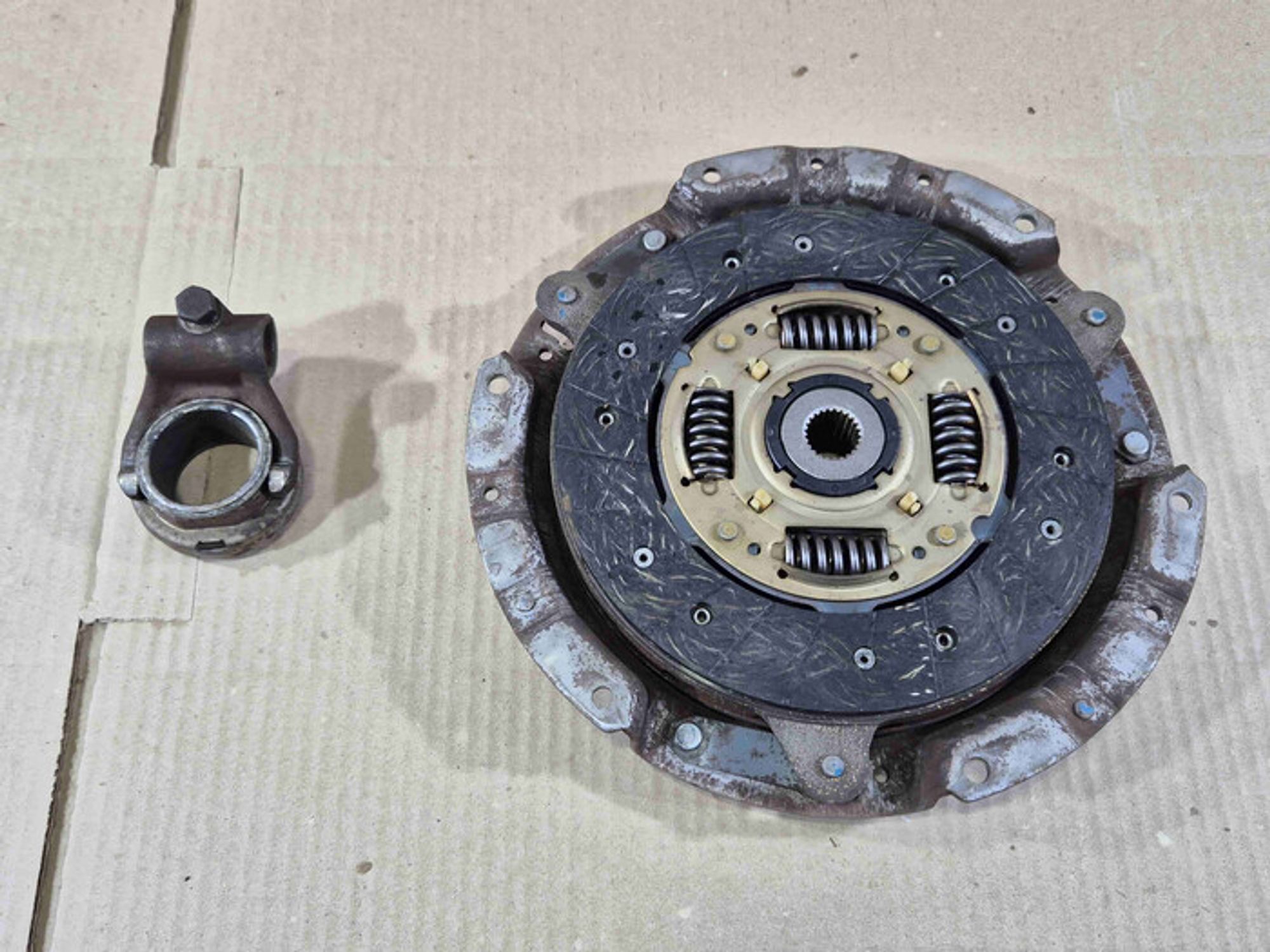 https://ycs.partsauto.market/partsauto-images/thmbs/78ee0fb3787e2dce013ed29fc8a1120c/c349950895db6a71526846611818e746/8bb1590369c410215c042ecec35b03ca.jpg