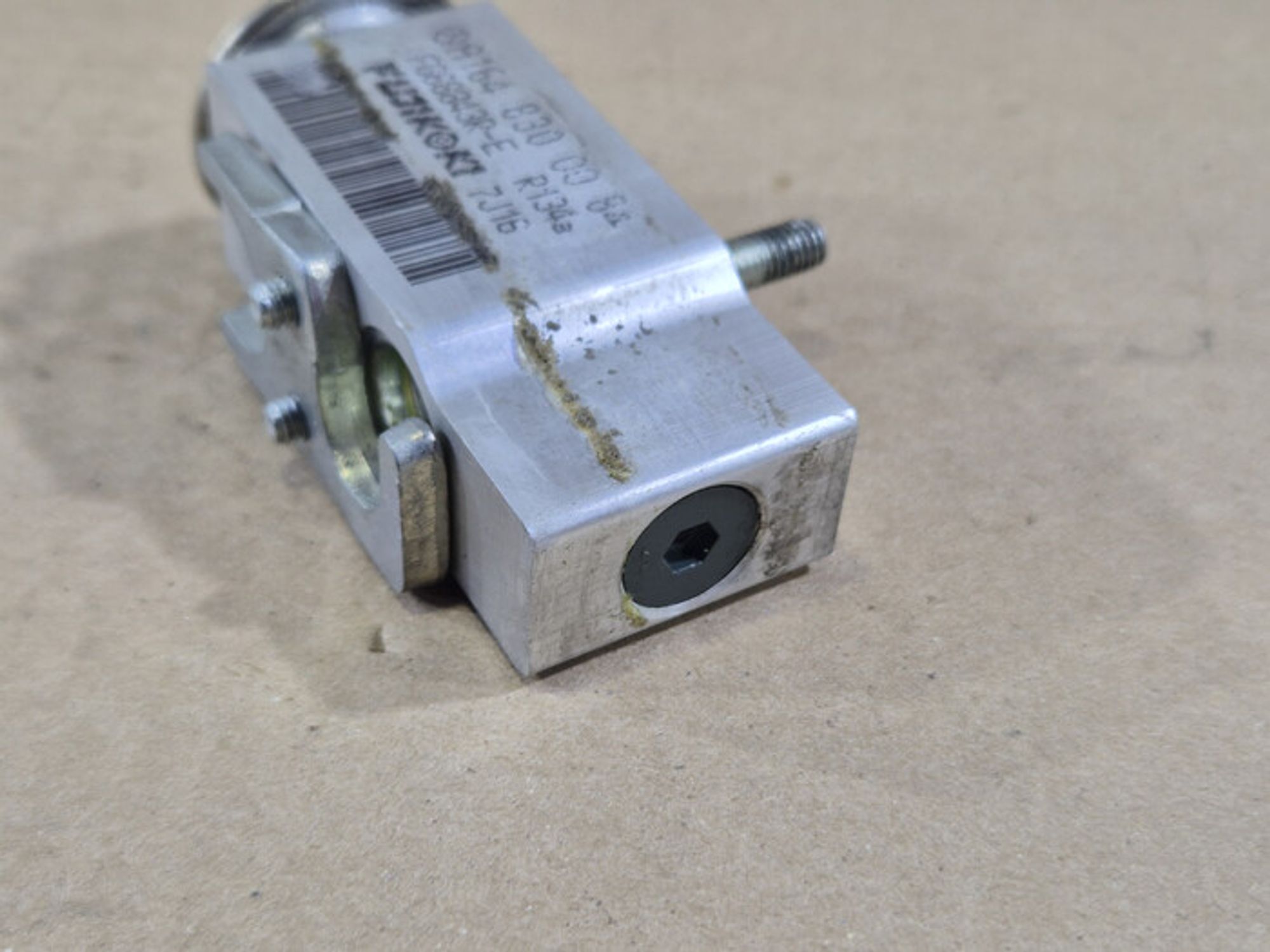 https://ycs.partsauto.market/partsauto-images/thmbs/78ee0fb3787e2dce013ed29fc8a1120c/c5b2cbc7386a5c21a0c6745c641047dc/80d00fd2be9fd5bb0b7b5b195ee0c217.jpg