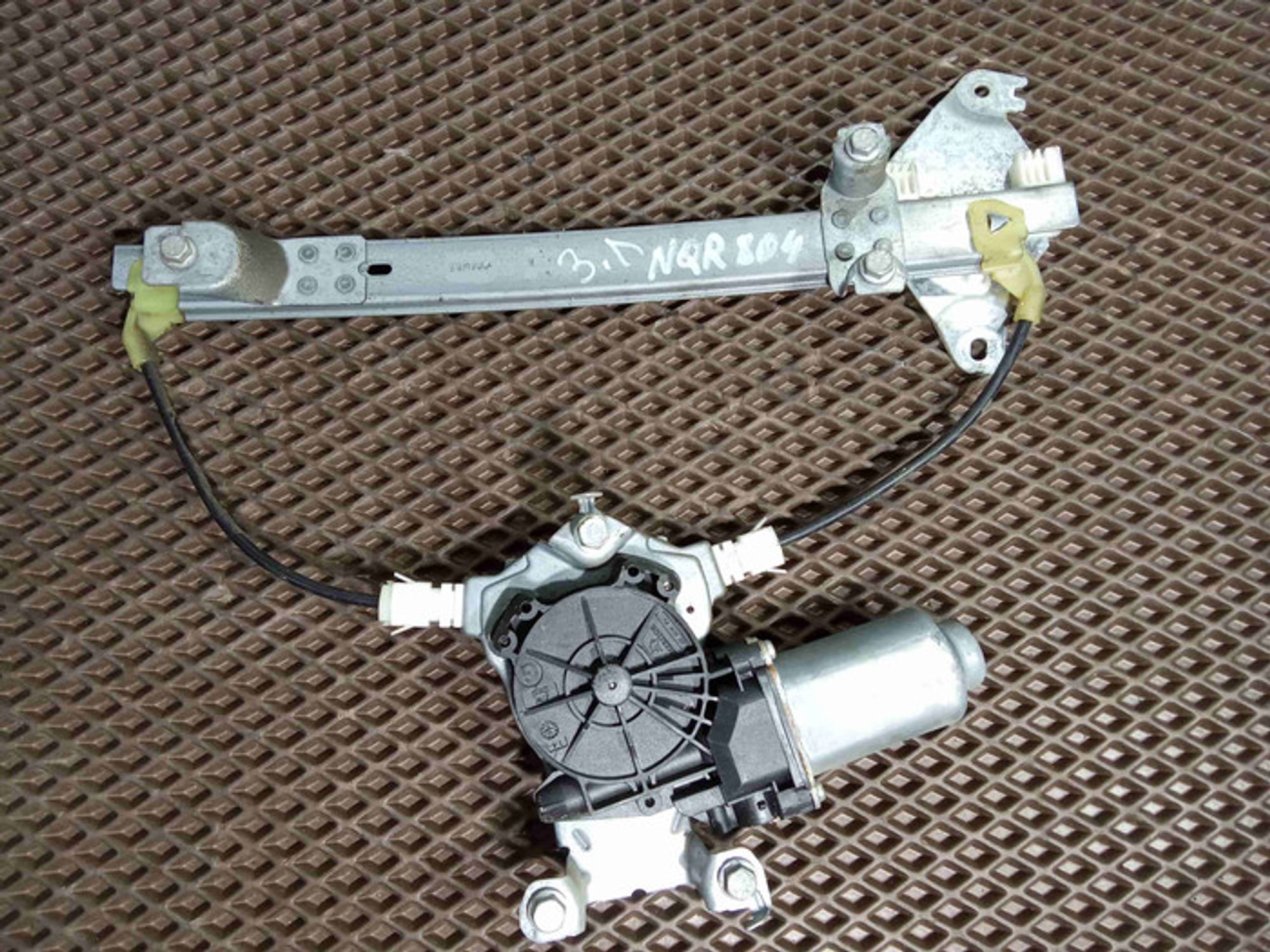 https://ycs.partsauto.market/partsauto-images/thmbs/78ee0fb3787e2dce013ed29fc8a1120c/c6f7e7b91f4c02564ee925d936fd4bfd/8ee2bed8a49288e94eed6ee1f1376ebb.jpg