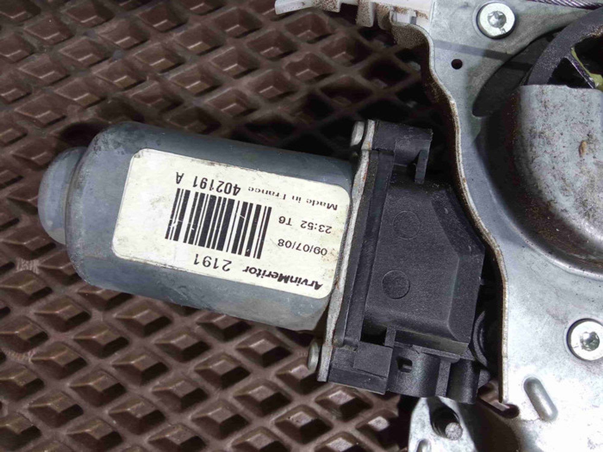 https://ycs.partsauto.market/partsauto-images/thmbs/78ee0fb3787e2dce013ed29fc8a1120c/c6f7e7b91f4c02564ee925d936fd4bfd/c571ed06af6e4ac9502f7402ca055427.jpg