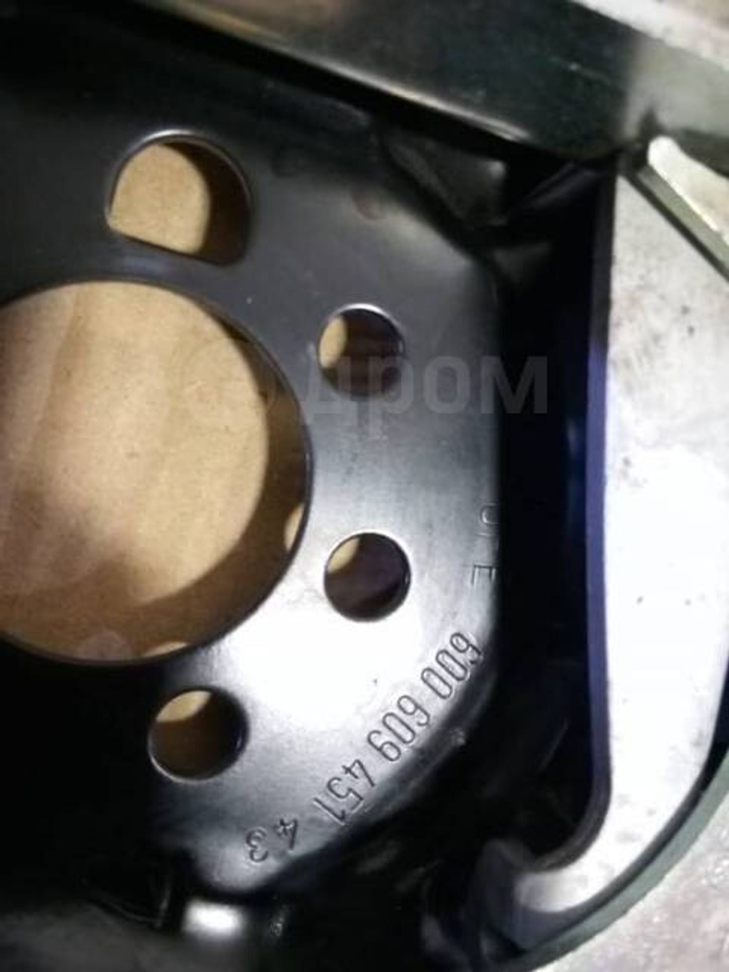 https://ycs.partsauto.market/partsauto-images/thmbs/78ee0fb3787e2dce013ed29fc8a1120c/c850017e766ccbac8f0d7a25307ab44e/13c58a12ab771ecd991271f613d0a500.jpg