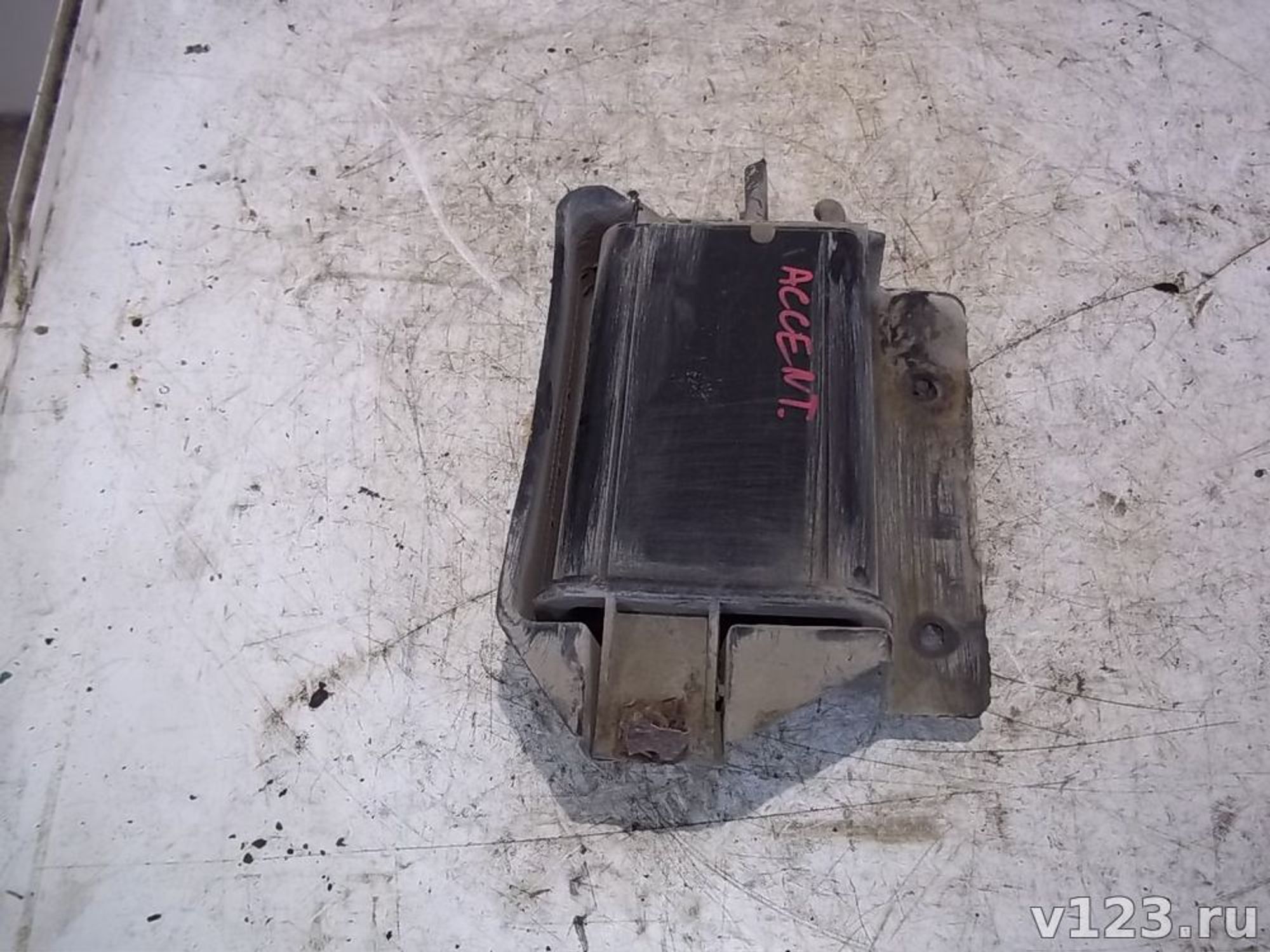 https://ycs.partsauto.market/partsauto-images/thmbs/78ee0fb3787e2dce013ed29fc8a1120c/c866067b6410a997af66c31047330a08/b05553d1521337e4782088f976f9a7cf.jpg