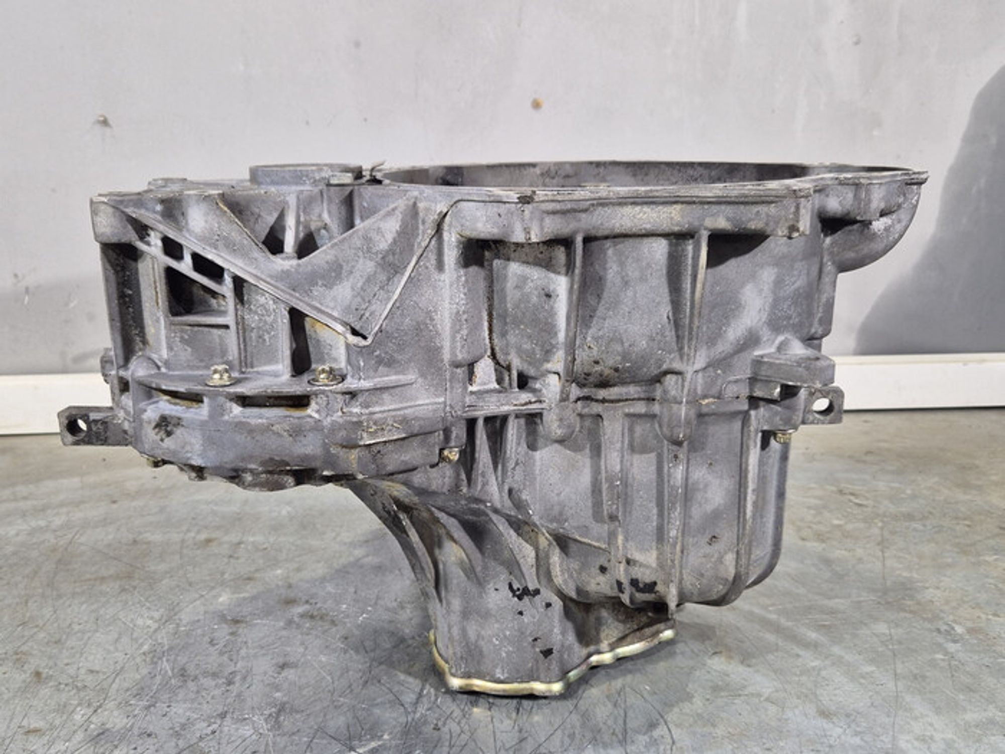 https://ycs.partsauto.market/partsauto-images/thmbs/78ee0fb3787e2dce013ed29fc8a1120c/ca3ad498dbd5e07e9f5aff21f5af2980/939e4b9089eed164e4dada76330c6d6e.jpg