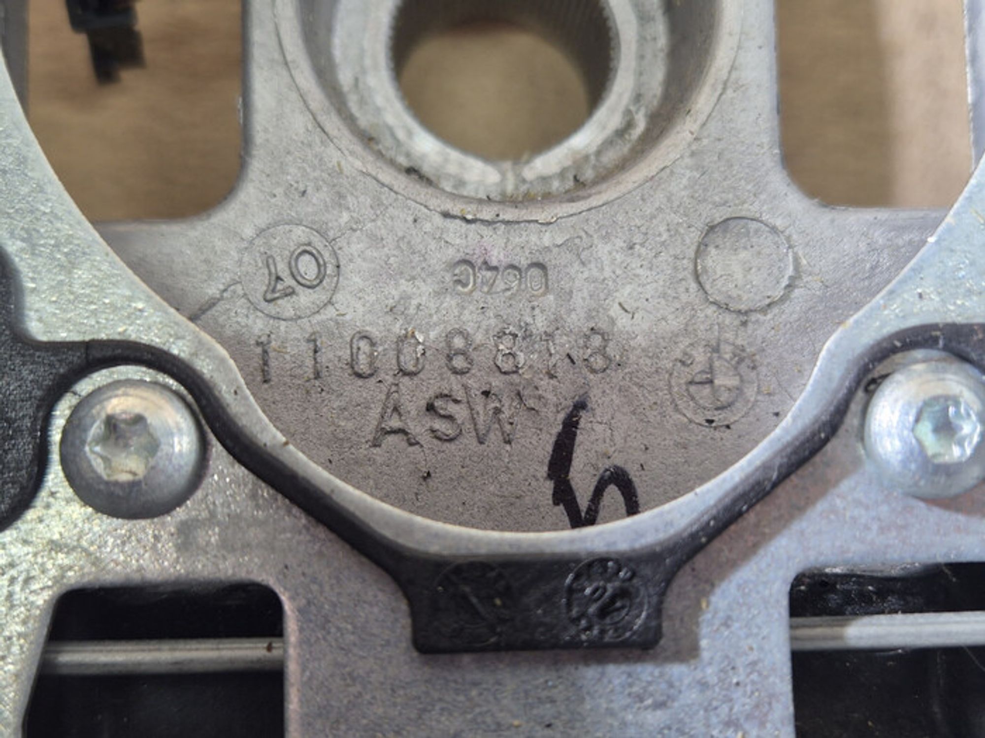 https://ycs.partsauto.market/partsauto-images/thmbs/78ee0fb3787e2dce013ed29fc8a1120c/cb04cb12f1cf0fae67ba8ca1b3fbf4eb/d70c0f09cdb9f1f7615dc211ee60f3c5.jpg