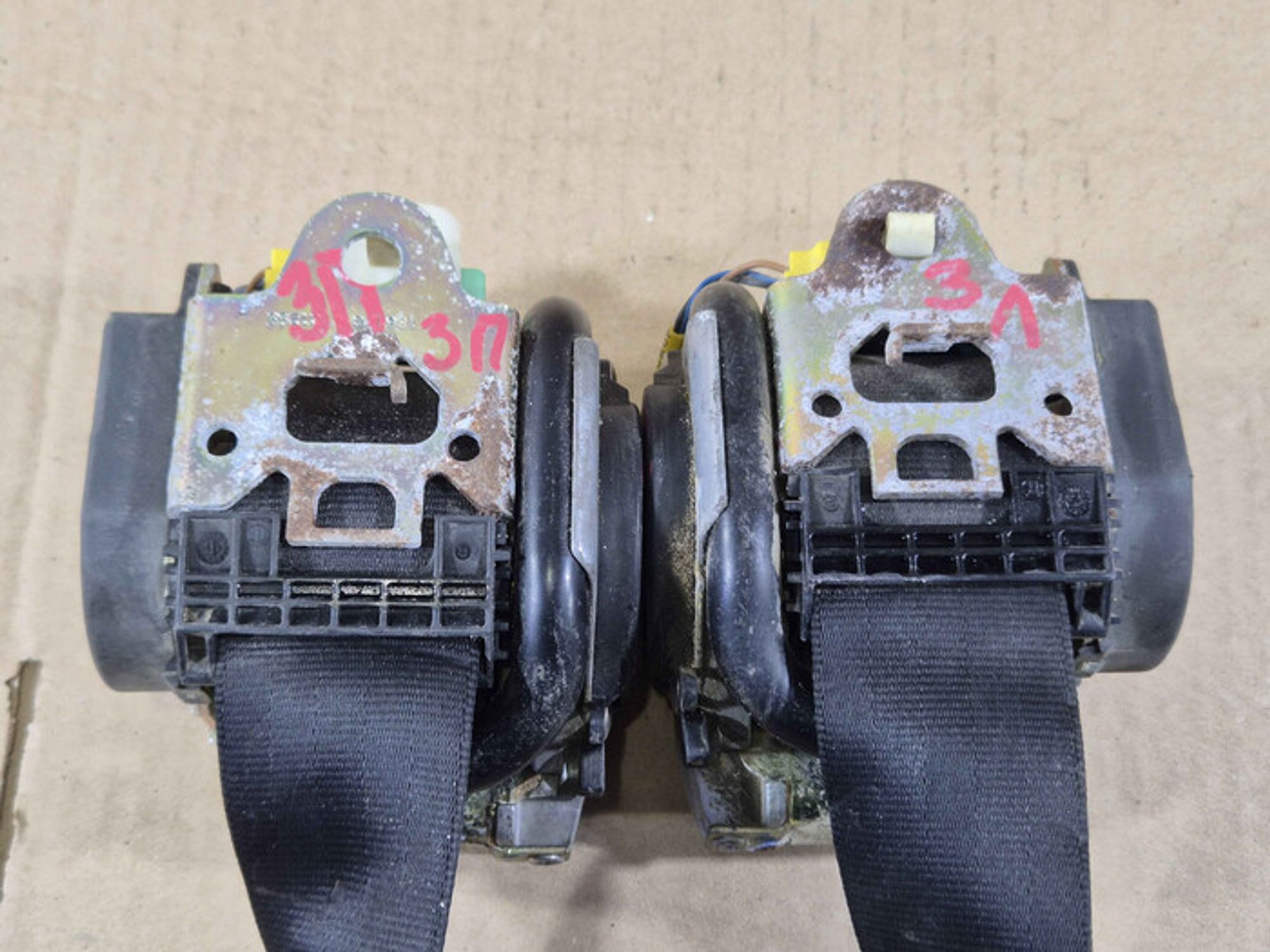 https://ycs.partsauto.market/partsauto-images/thmbs/78ee0fb3787e2dce013ed29fc8a1120c/cc66eef9db74cc421fbe1dee66fa3e99/5cd11cee51c0f80057500c4e94d54227.jpg