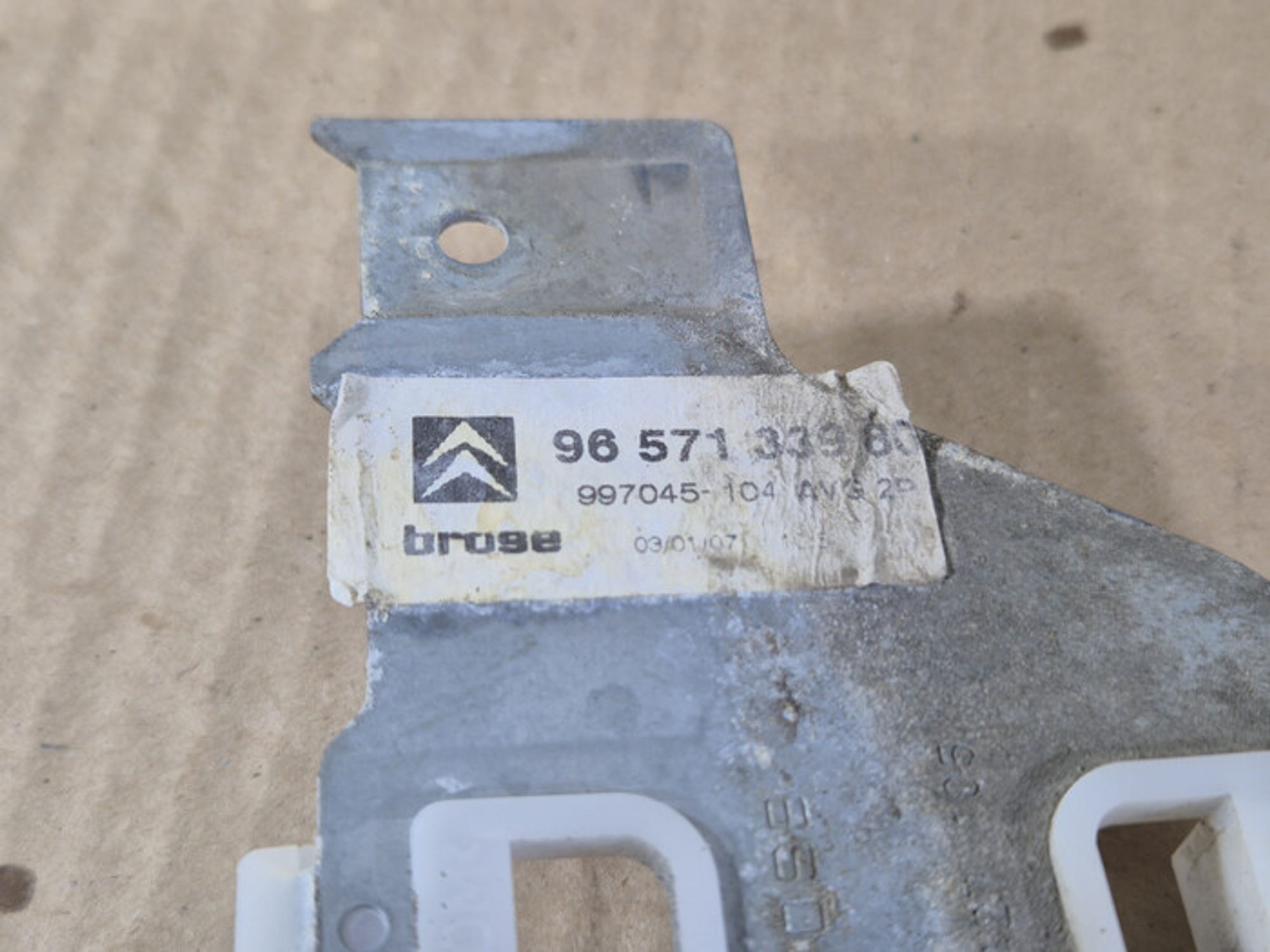 https://ycs.partsauto.market/partsauto-images/thmbs/78ee0fb3787e2dce013ed29fc8a1120c/cef8324b44573240835ab25faec6bb98/18a78916c374416fc0f231d444e9b539.jpg