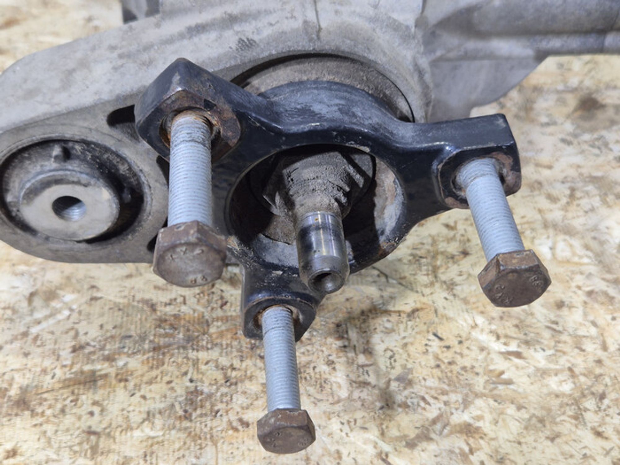 https://ycs.partsauto.market/partsauto-images/thmbs/78ee0fb3787e2dce013ed29fc8a1120c/d00463dd9d0f3b42507dbac20d1b2aaf/346a7d337977e8a2b981e7ddcb8d1c9a.jpg