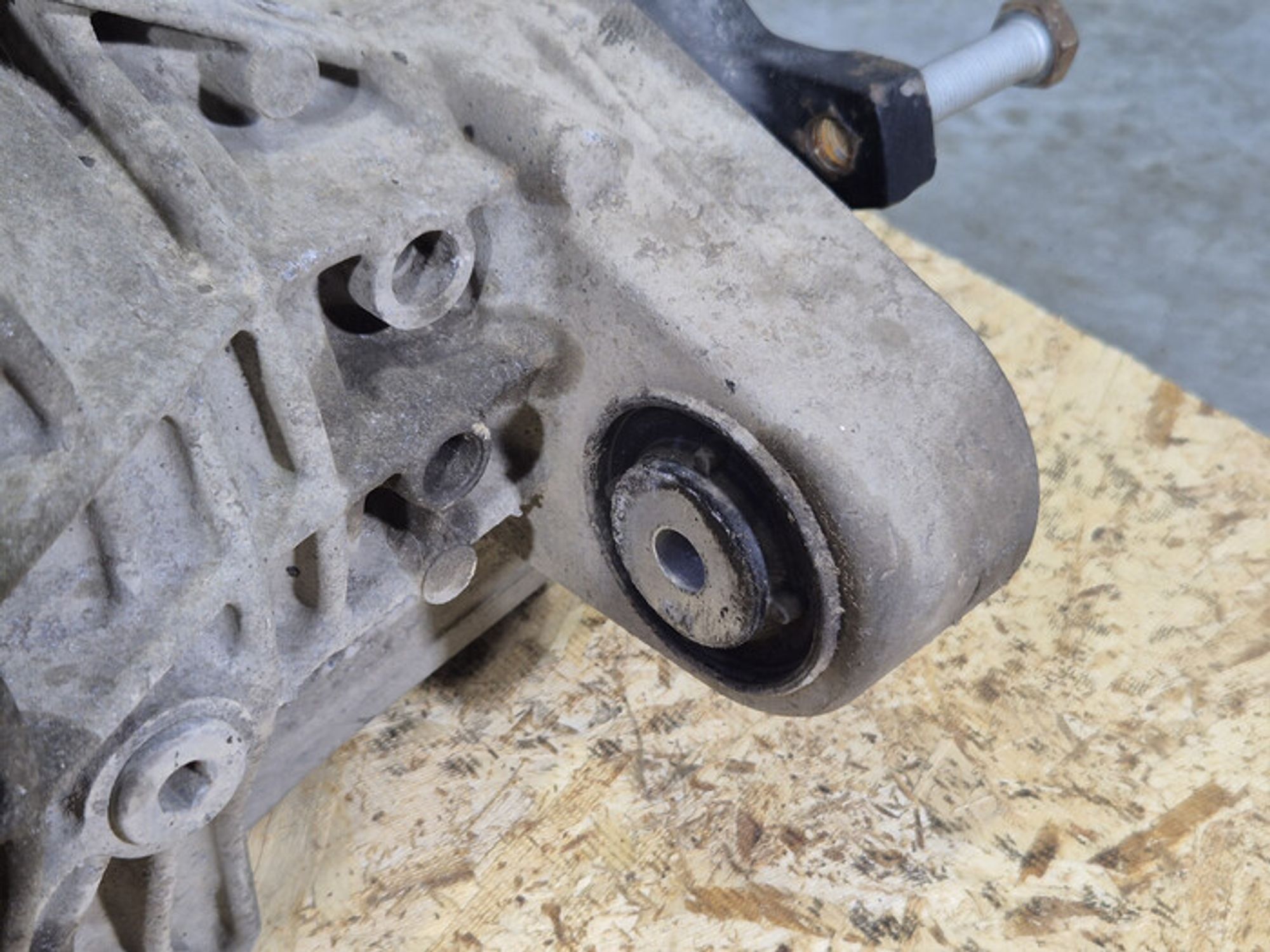 https://ycs.partsauto.market/partsauto-images/thmbs/78ee0fb3787e2dce013ed29fc8a1120c/d00463dd9d0f3b42507dbac20d1b2aaf/e283527c14da80e3d9464896238c93e4.jpg