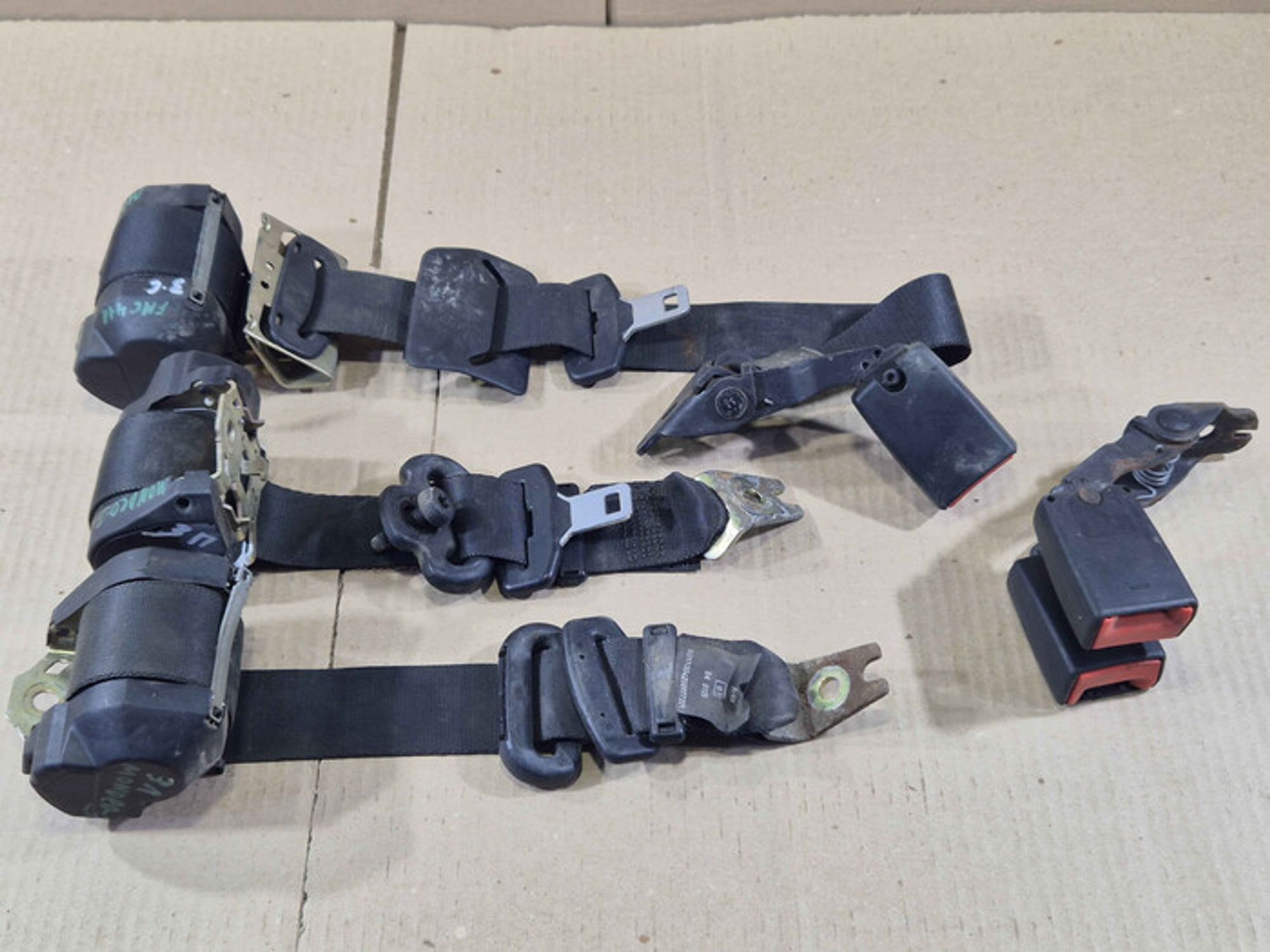 https://ycs.partsauto.market/partsauto-images/thmbs/78ee0fb3787e2dce013ed29fc8a1120c/d3c8c378d9a5bf9a70b7a93284a4f133/64319215a85af4bd9c0c6f9be11d79e9.jpg