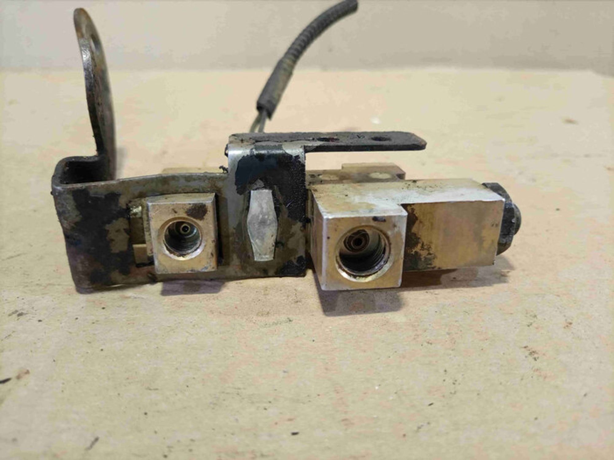 https://ycs.partsauto.market/partsauto-images/thmbs/78ee0fb3787e2dce013ed29fc8a1120c/d406f7ee03ccdd4d63c5fe8bdf819637/115abe4ca8d840b31c060ea12815162a.jpg