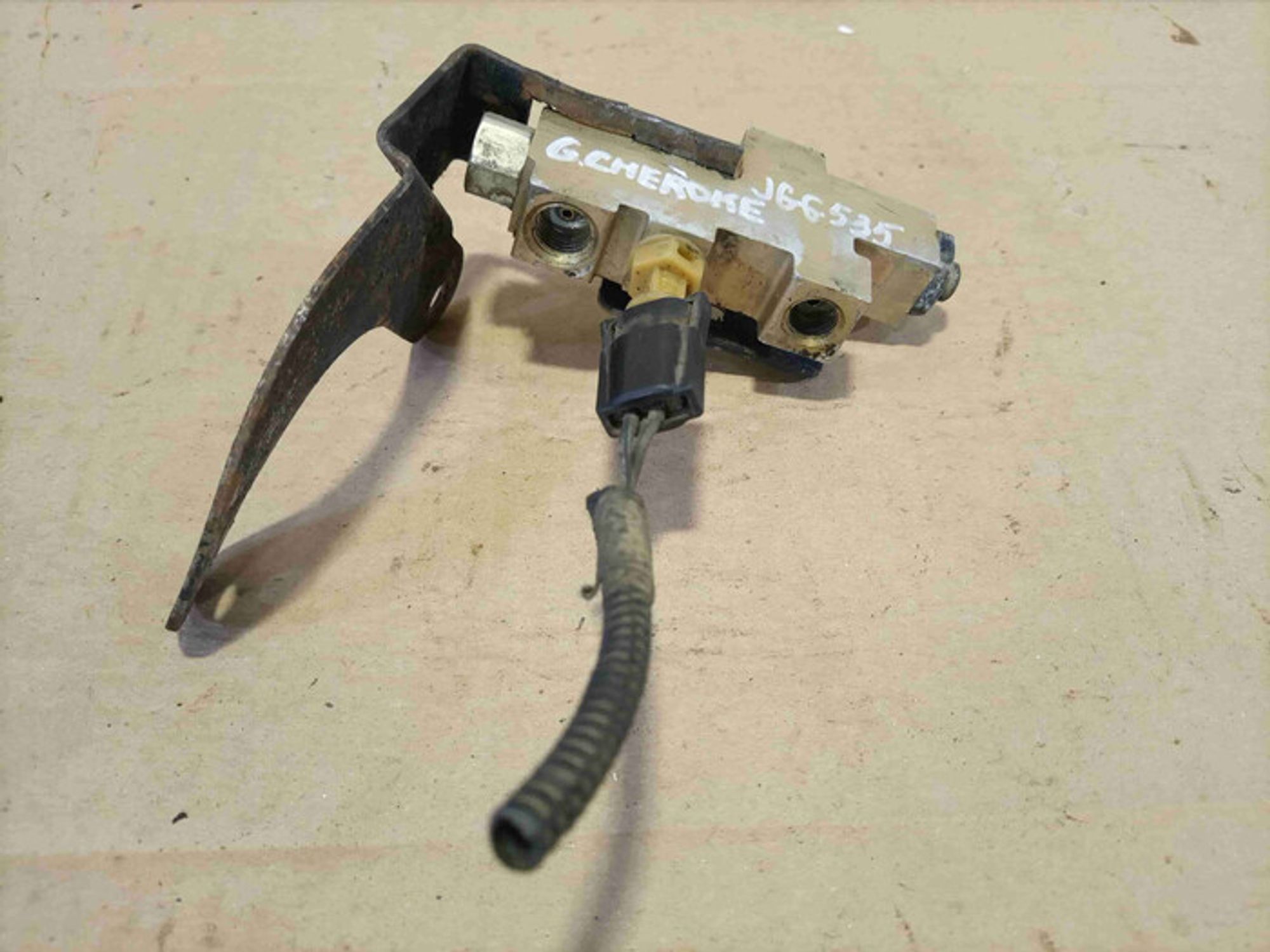 https://ycs.partsauto.market/partsauto-images/thmbs/78ee0fb3787e2dce013ed29fc8a1120c/d406f7ee03ccdd4d63c5fe8bdf819637/2d03825843fc97cda0fc432e520324da.jpg