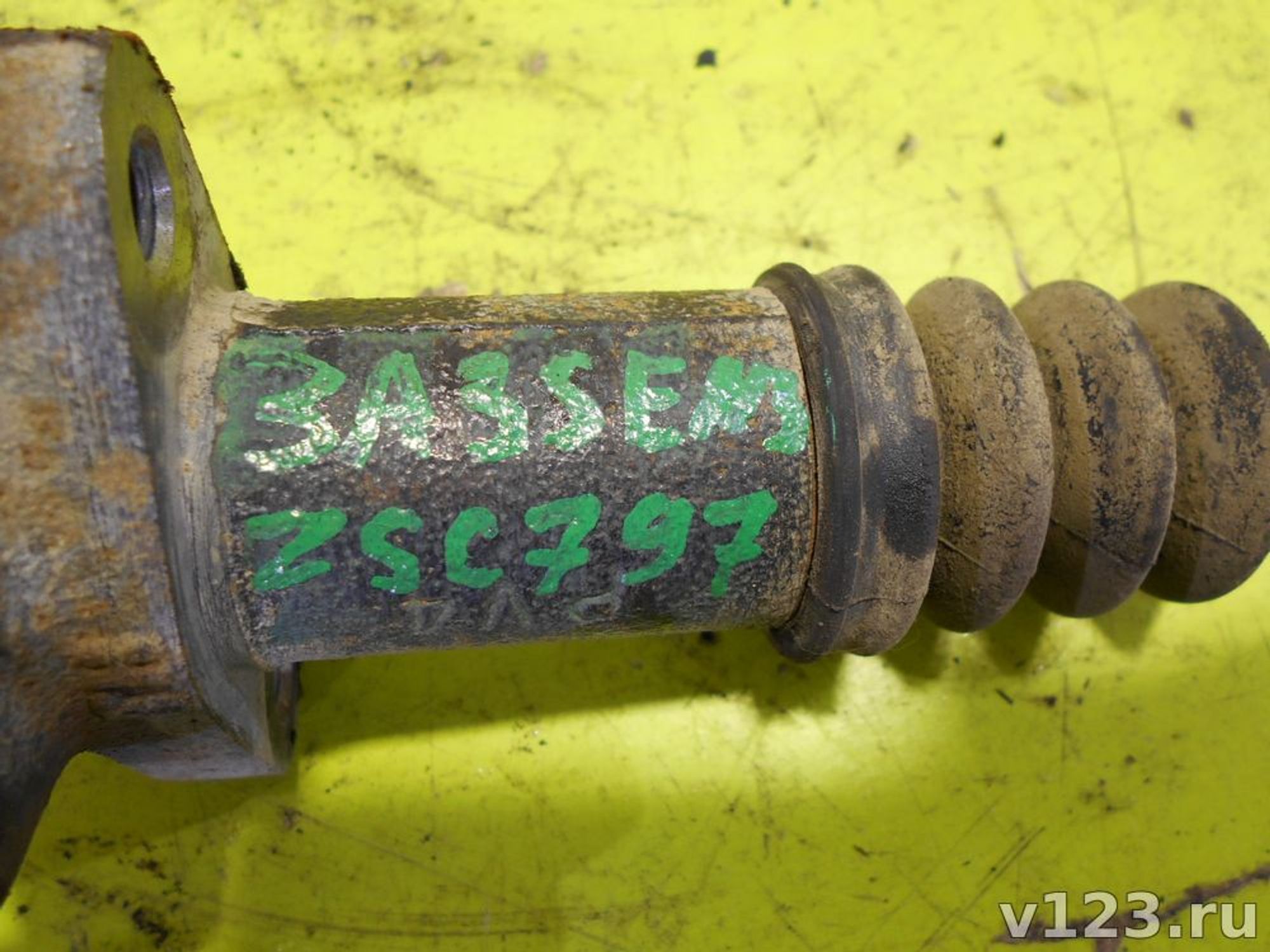 https://ycs.partsauto.market/partsauto-images/thmbs/78ee0fb3787e2dce013ed29fc8a1120c/d58338577d66c2f558ffca7a4f2f4d03/72fabb5442eaa3d304bc3083ebe9c983.jpg
