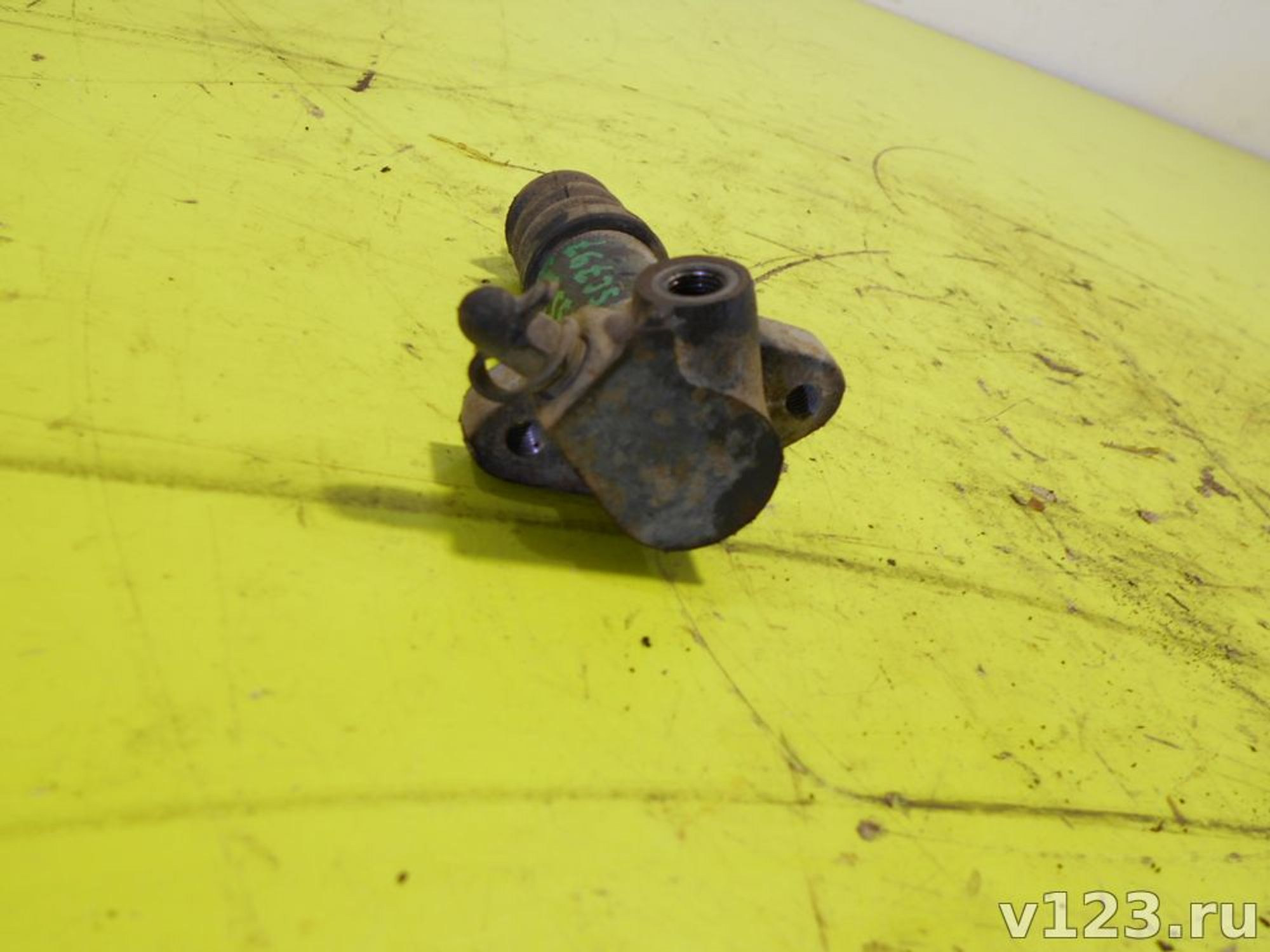 https://ycs.partsauto.market/partsauto-images/thmbs/78ee0fb3787e2dce013ed29fc8a1120c/d58338577d66c2f558ffca7a4f2f4d03/e7221fb0ed7c4b4d9590b5f76fff7105.jpg
