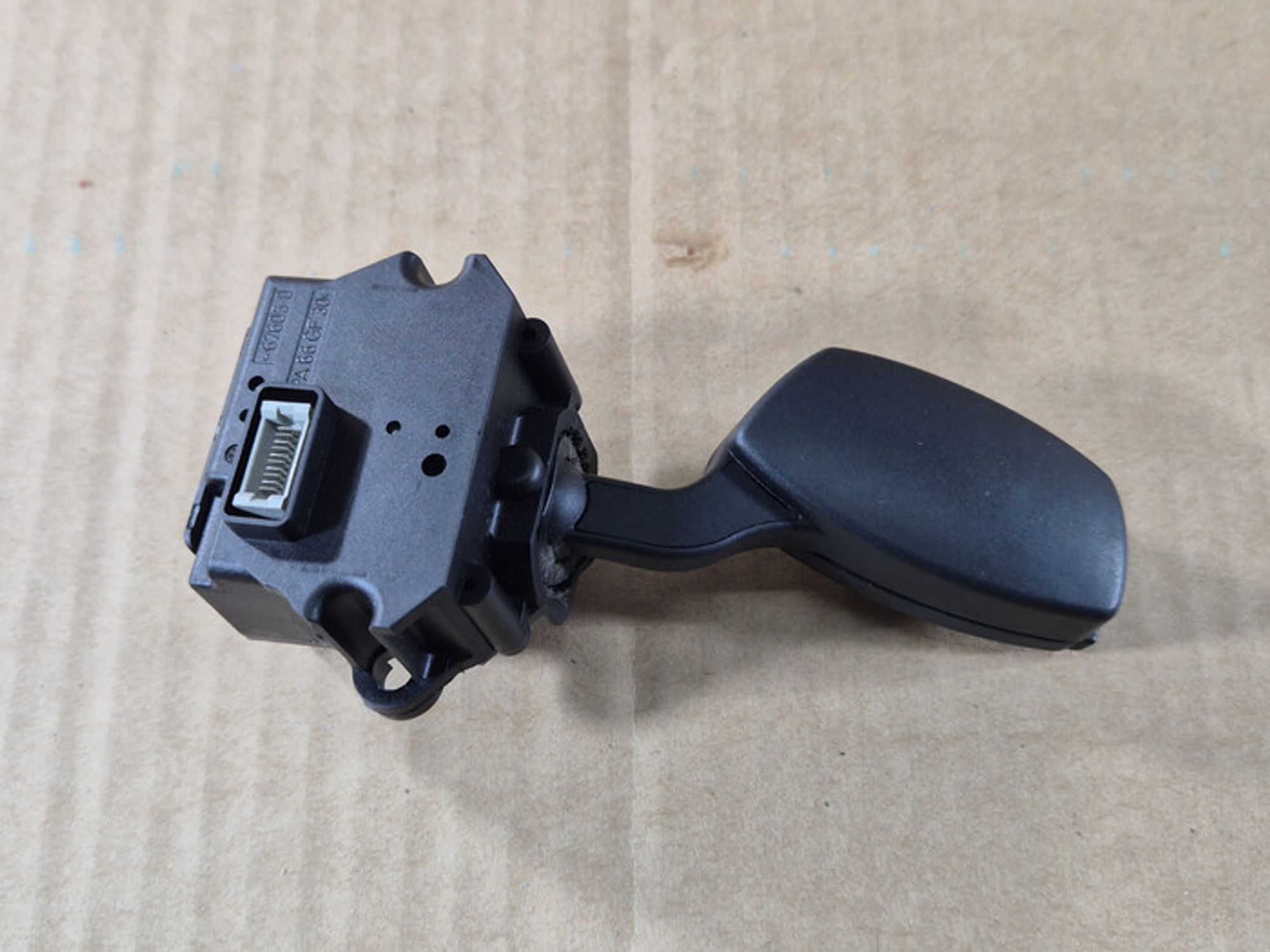 https://ycs.partsauto.market/partsauto-images/thmbs/78ee0fb3787e2dce013ed29fc8a1120c/d79f8035a5c18eaaece74839fa5367d9/1f985fe7ab39d479304a4fa76f411259.jpg