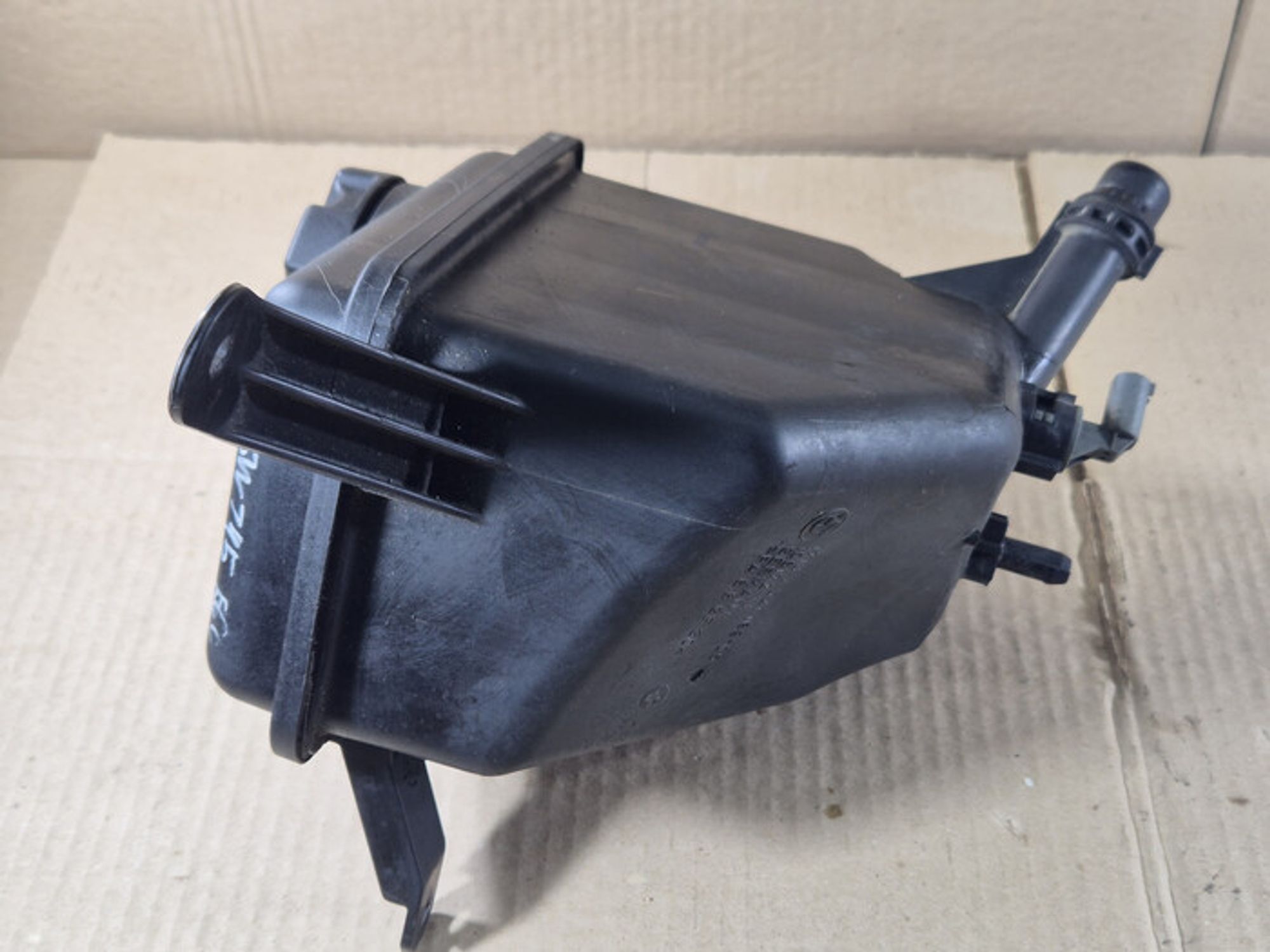 https://ycs.partsauto.market/partsauto-images/thmbs/78ee0fb3787e2dce013ed29fc8a1120c/d85d6eb5b207ef9f378acf3737da6dfa/18b84159ce8f8fbc4fe327ac83ed6d77.jpg