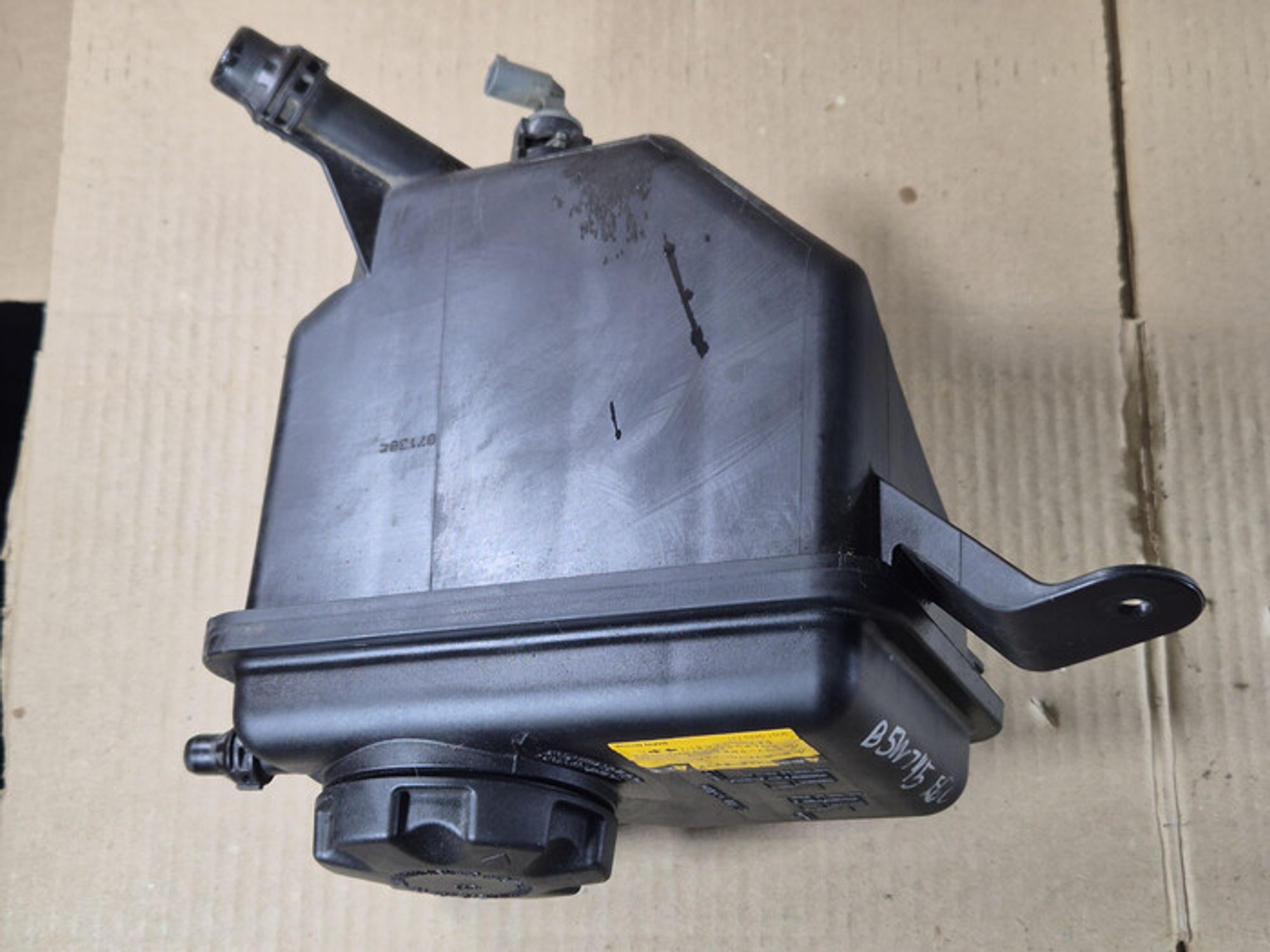 https://ycs.partsauto.market/partsauto-images/thmbs/78ee0fb3787e2dce013ed29fc8a1120c/d85d6eb5b207ef9f378acf3737da6dfa/dd4c060501ba1a61fac55a9ff7c7c271.jpg