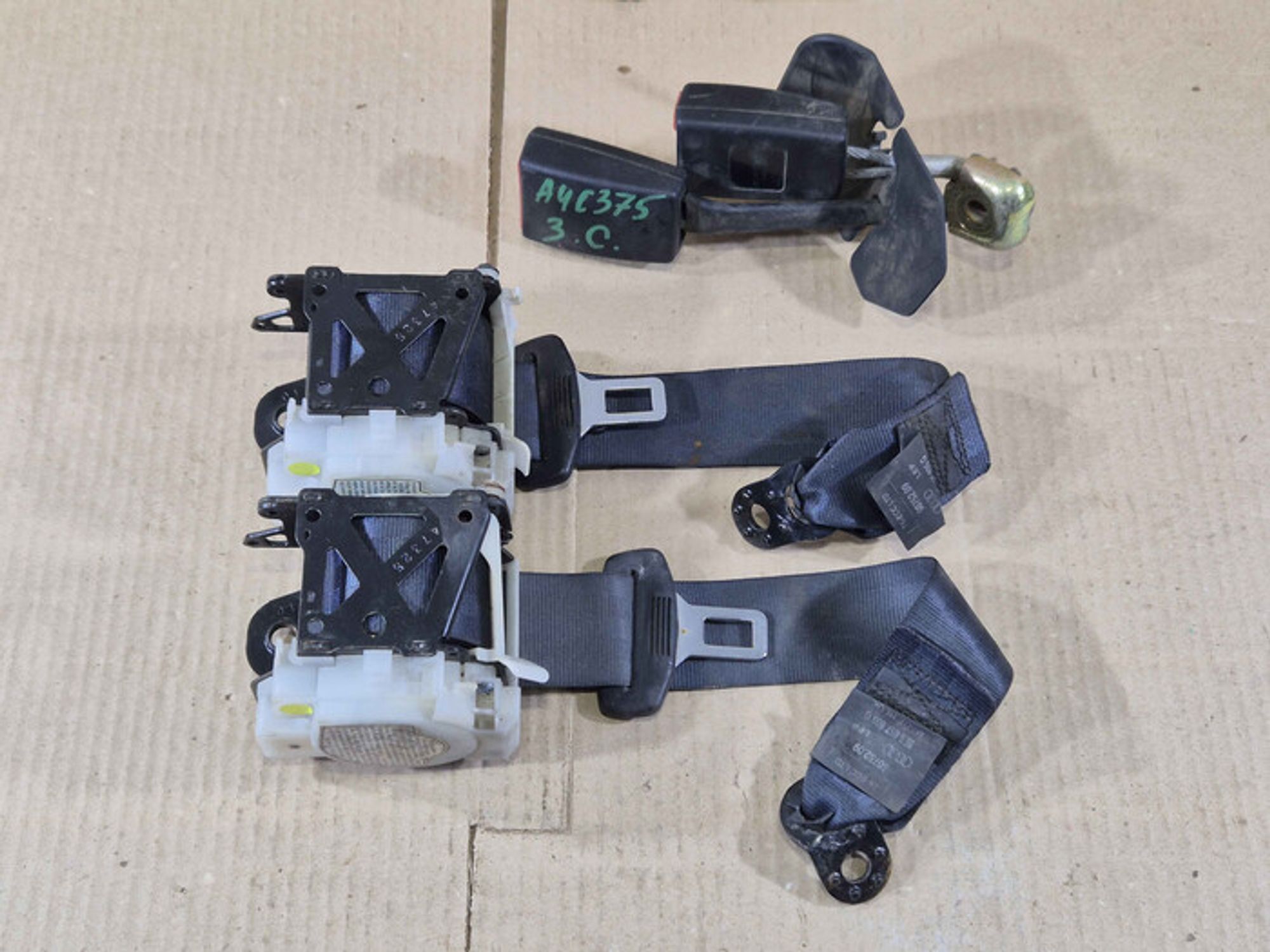 https://ycs.partsauto.market/partsauto-images/thmbs/78ee0fb3787e2dce013ed29fc8a1120c/d9dfe7948acb473bd3fdce5417e5d527/2db561700d3458809b5a827ba2241717.jpg