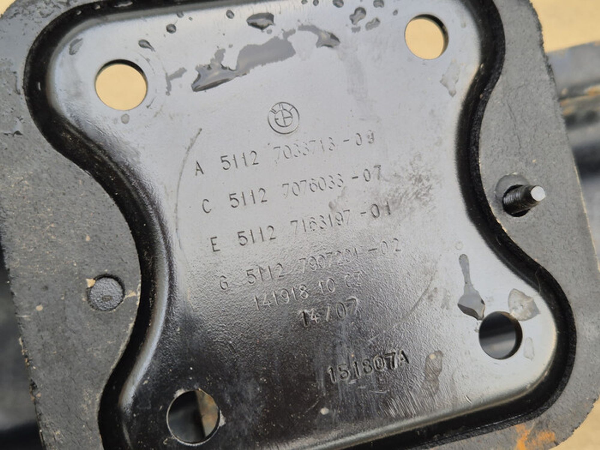 https://ycs.partsauto.market/partsauto-images/thmbs/78ee0fb3787e2dce013ed29fc8a1120c/db25b3b7551b954ee7d966f08d503f4c/1d05b719f93ff6697f307b79d107c108.jpg
