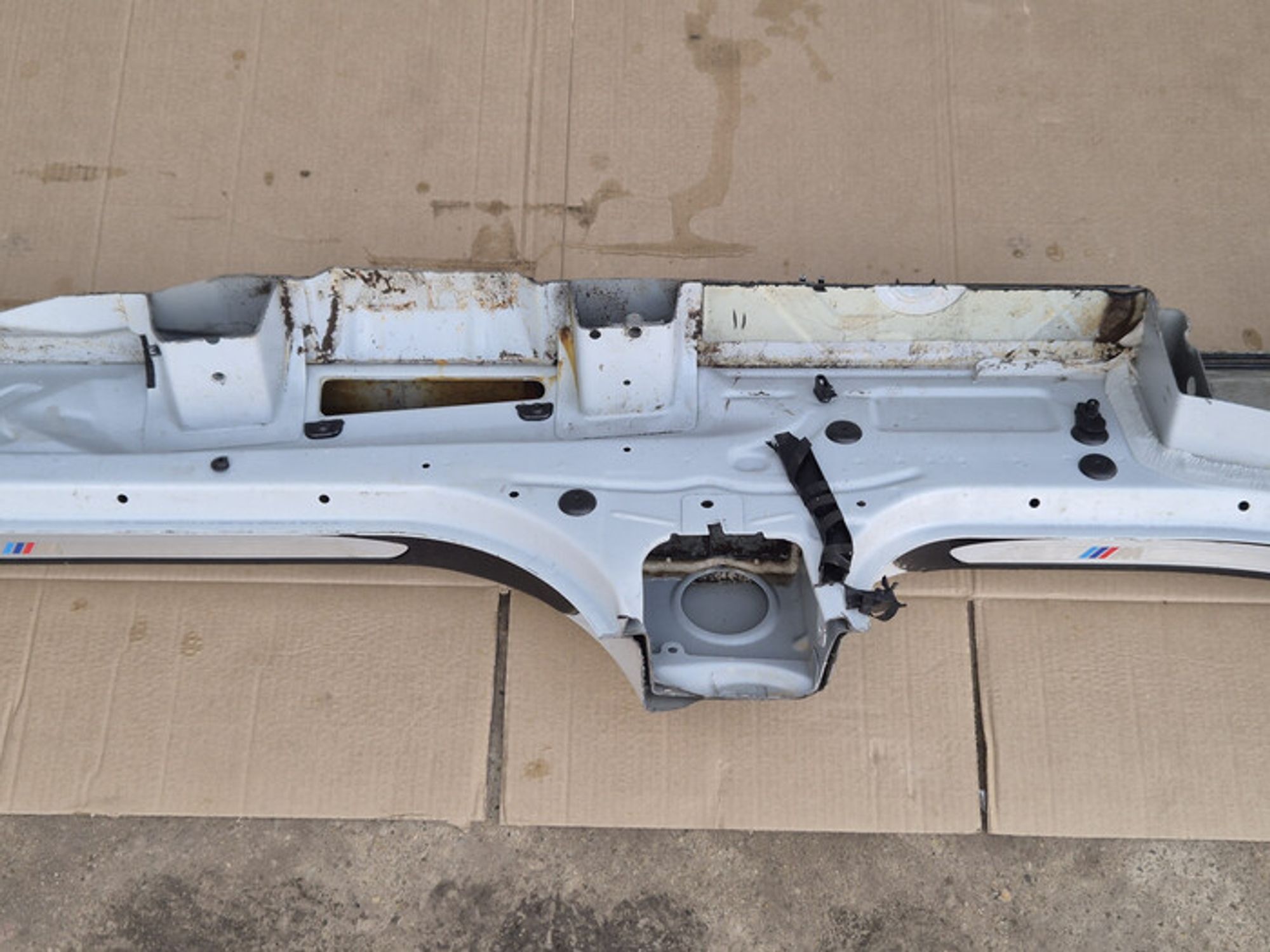 https://ycs.partsauto.market/partsauto-images/thmbs/78ee0fb3787e2dce013ed29fc8a1120c/db79f4be7b45fd33cf6ee8b722258a9f/493e9e6c05de05e0b1d1f84221a16ec2.jpg
