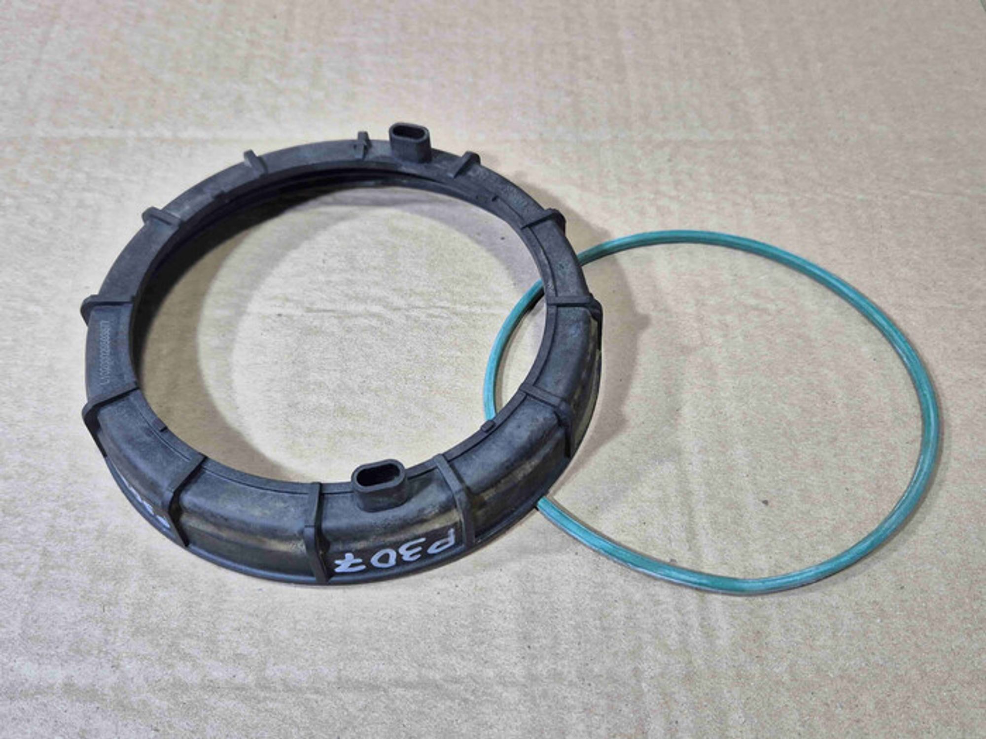 https://ycs.partsauto.market/partsauto-images/thmbs/78ee0fb3787e2dce013ed29fc8a1120c/df7e29528e4d0a2b759471b02fad0447/d178bec91de5d7a906a8f586223aad2e.jpg