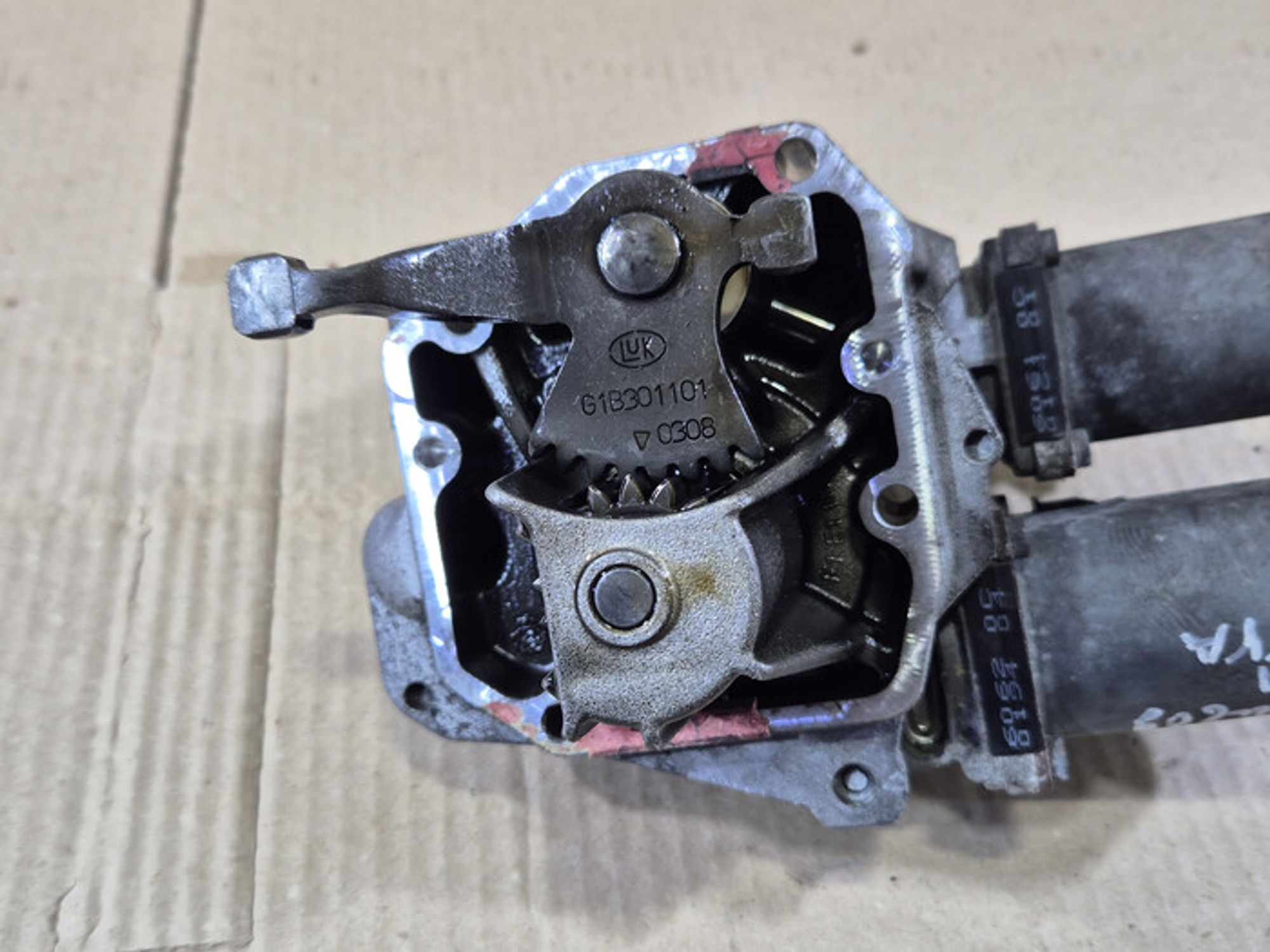 https://ycs.partsauto.market/partsauto-images/thmbs/78ee0fb3787e2dce013ed29fc8a1120c/e0b12b3a95d13c30ade82e9014fad932/99b994511d4b0132d5815526c7a9ca21.jpg