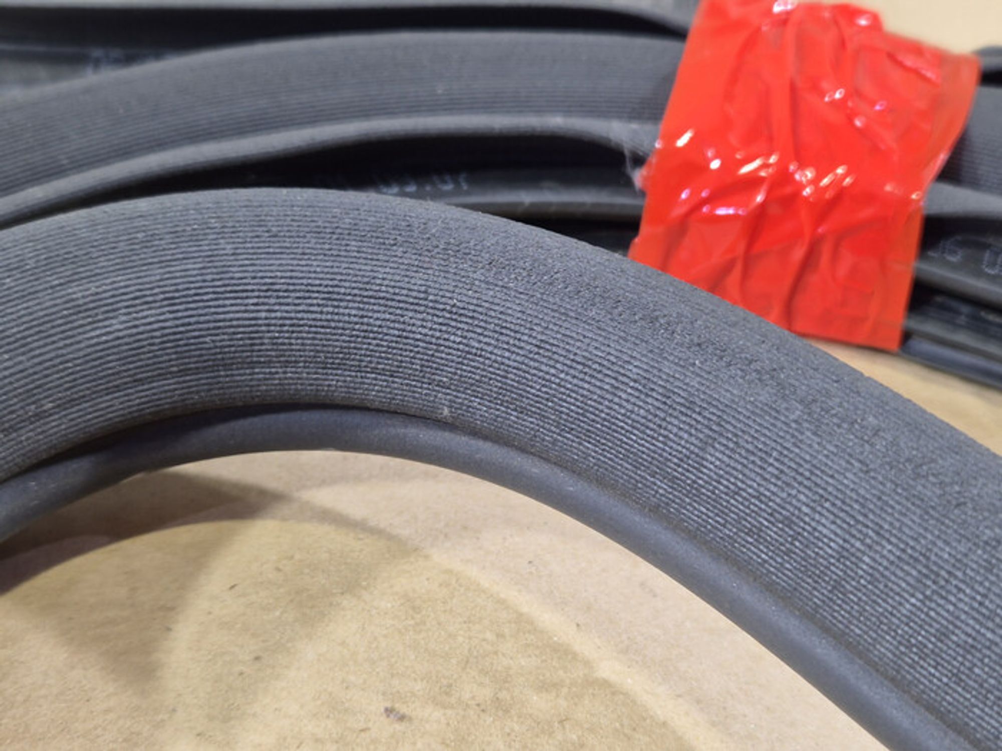 https://ycs.partsauto.market/partsauto-images/thmbs/78ee0fb3787e2dce013ed29fc8a1120c/e0ca79ee7416ea6c6af4fdfa9f05b48a/a5ec7c6a768c2121794b69f979c40847.jpg