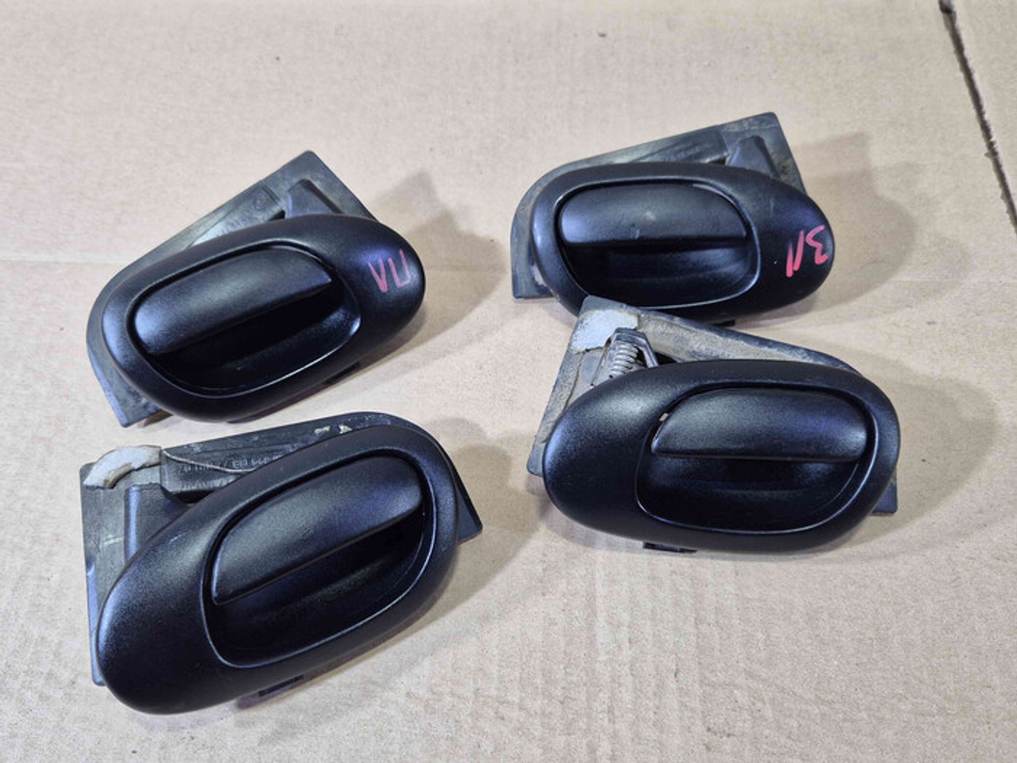 https://ycs.partsauto.market/partsauto-images/thmbs/78ee0fb3787e2dce013ed29fc8a1120c/e7c014e95d5c5e636b473f6d702147f4/29e740b0a1781b5198322a73d3100fad.jpg