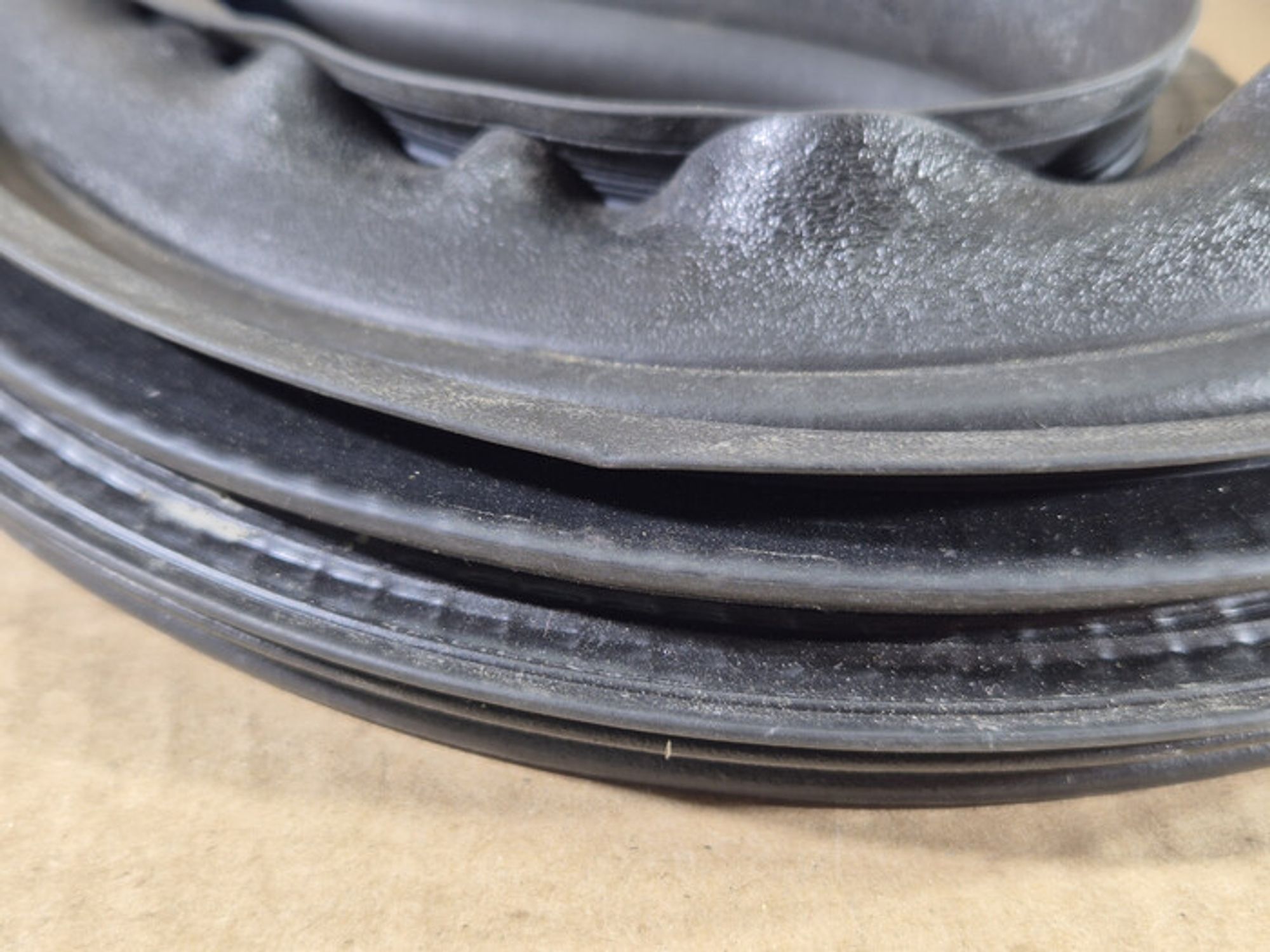 https://ycs.partsauto.market/partsauto-images/thmbs/78ee0fb3787e2dce013ed29fc8a1120c/e9c77a056e76b3780a9fdec3b9052069/b942216f18bea2370a29fec38f9f50e5.jpg
