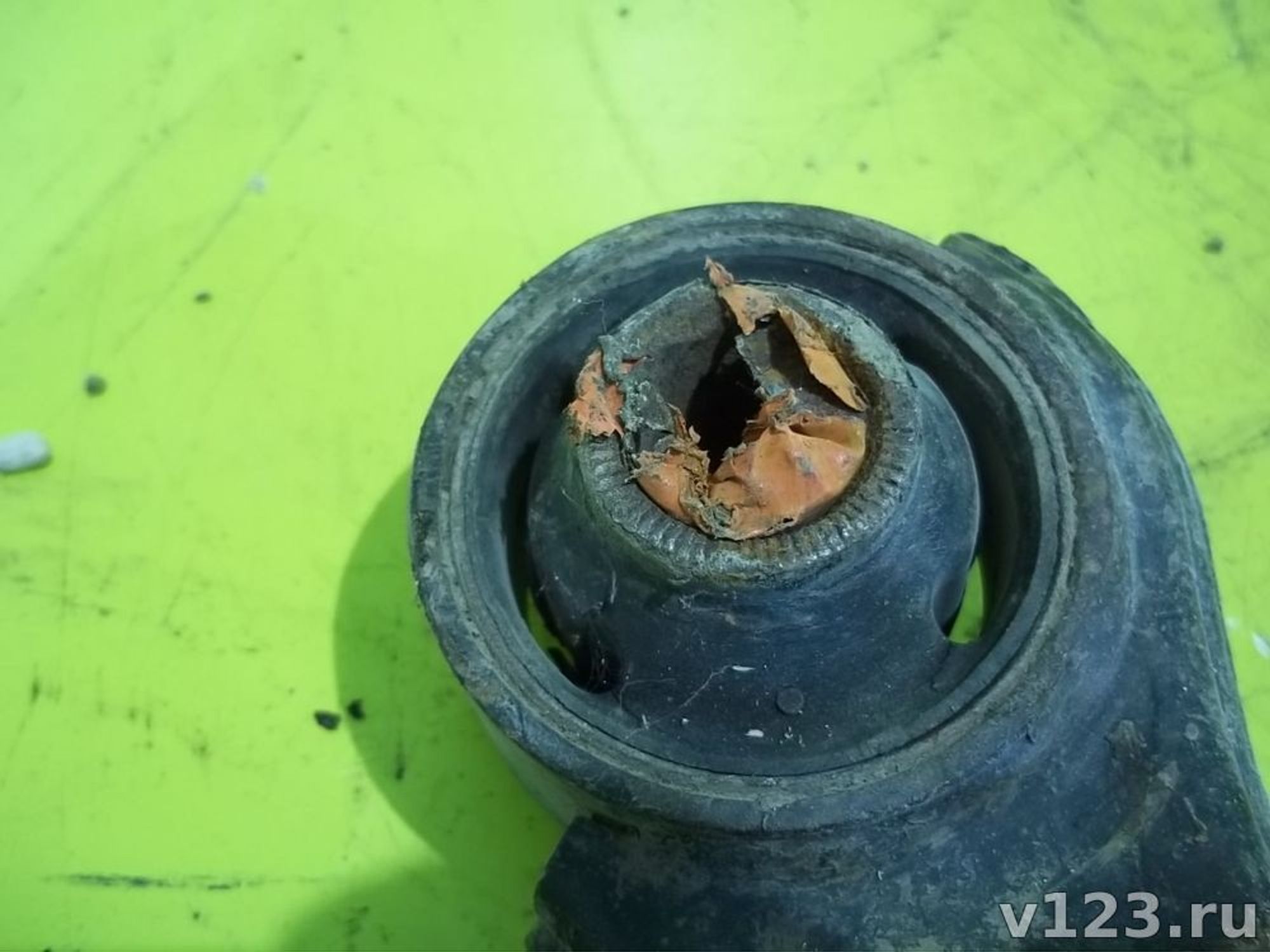 https://ycs.partsauto.market/partsauto-images/thmbs/78ee0fb3787e2dce013ed29fc8a1120c/ee6e8017d4c59753d83b12f6bef08af3/63e3569c64557450e866f645909fafaf.jpg