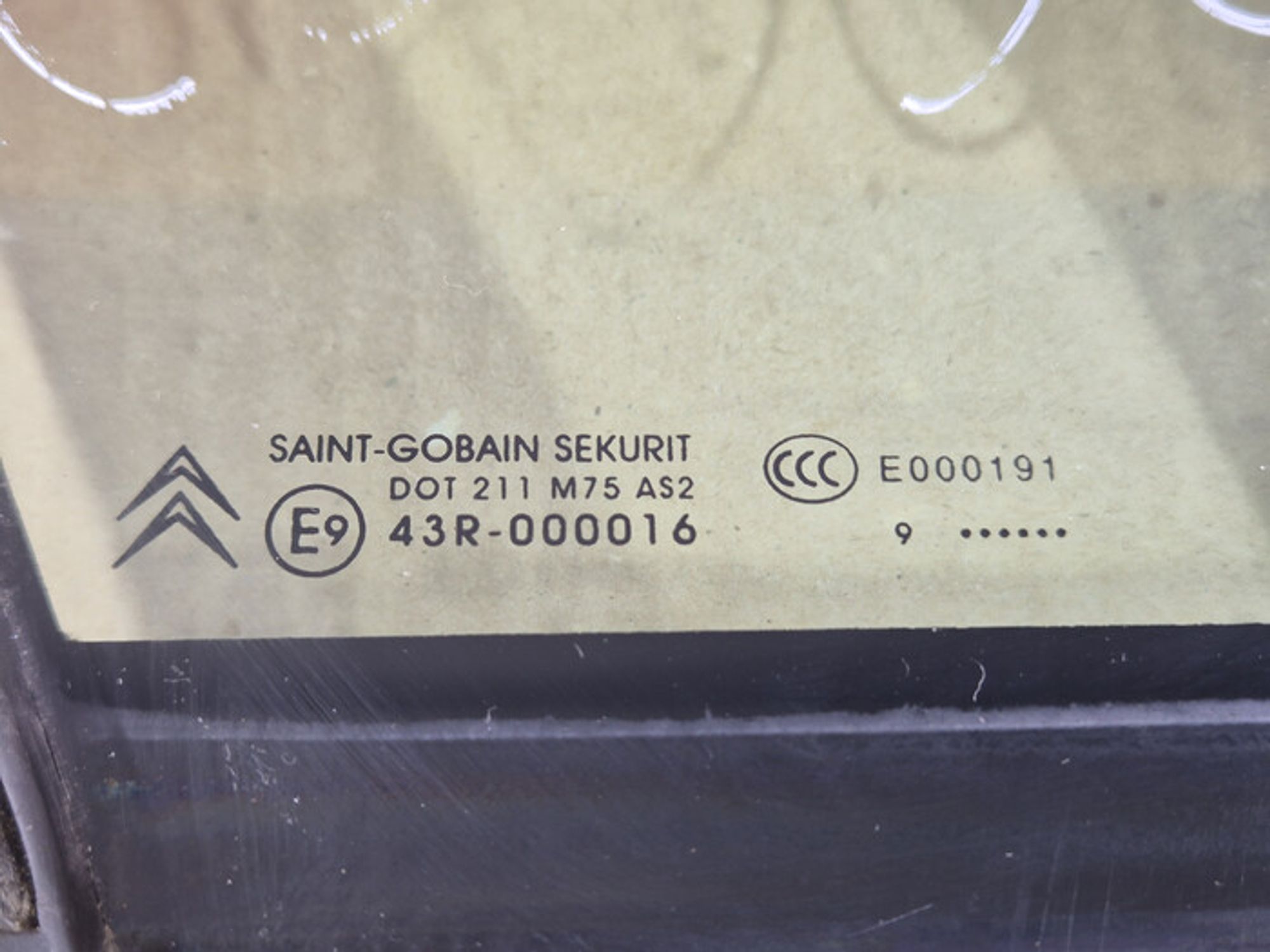 https://ycs.partsauto.market/partsauto-images/thmbs/78ee0fb3787e2dce013ed29fc8a1120c/f46b42d92e8472aa9fb051b038755b3d/29b98a98dcc72905fbe17a723df99bda.jpg