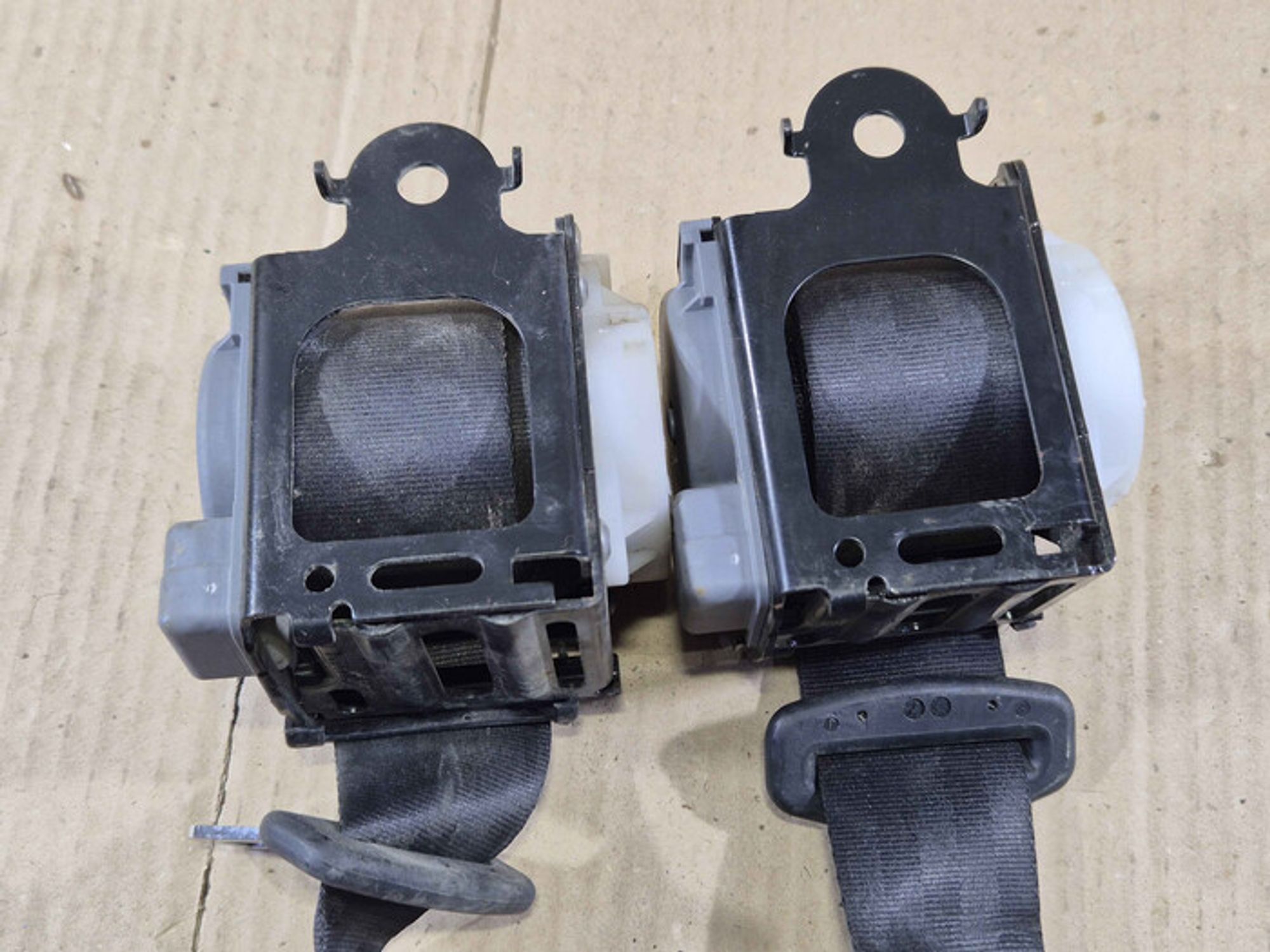 https://ycs.partsauto.market/partsauto-images/thmbs/78ee0fb3787e2dce013ed29fc8a1120c/f4ac81bc362e82a14dbb88bf12921091/2d1f6a8972378496aad8034e426d04a5.jpg