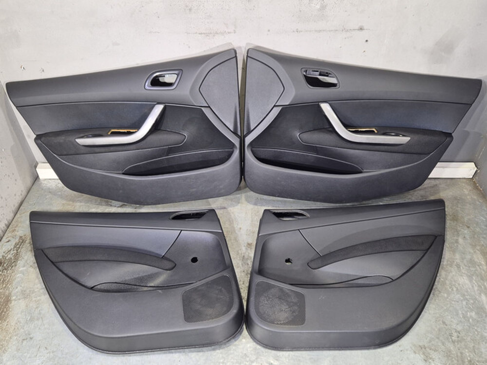 https://ycs.partsauto.market/partsauto-images/thmbs/78ee0fb3787e2dce013ed29fc8a1120c/f6a286598c253605d96dbe72f23ad322/b676be978e579017b4b6f6741497e487.jpg